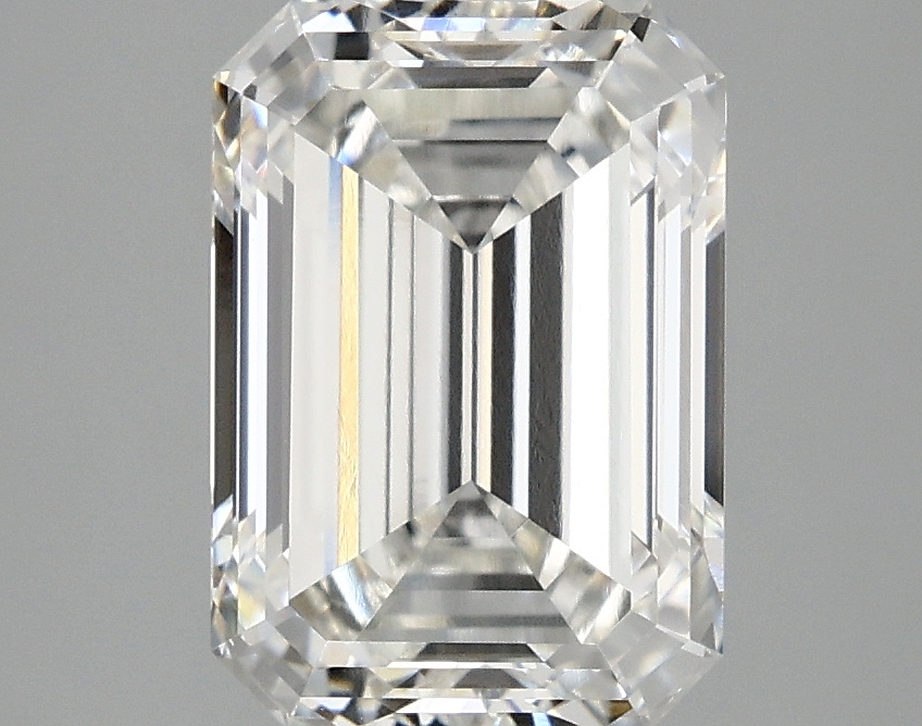 3.07 CT Emerald Diamond