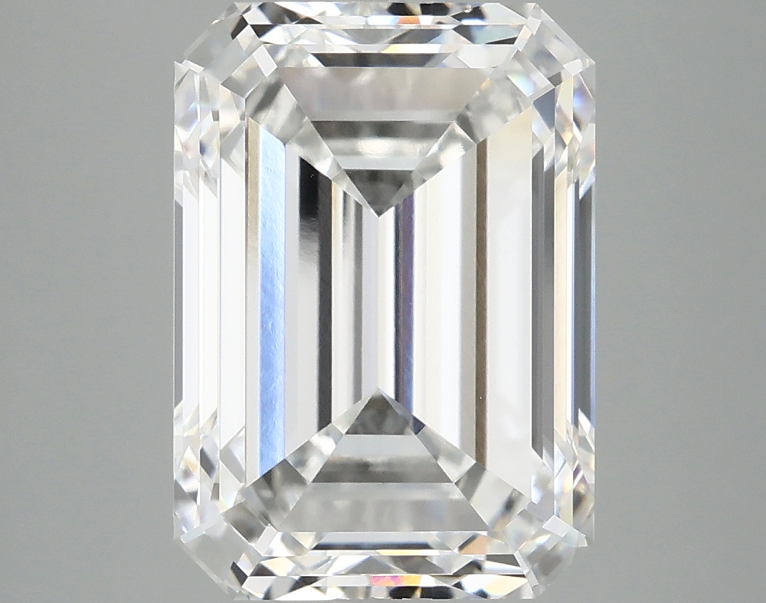 7.01 CT Emerald Diamond