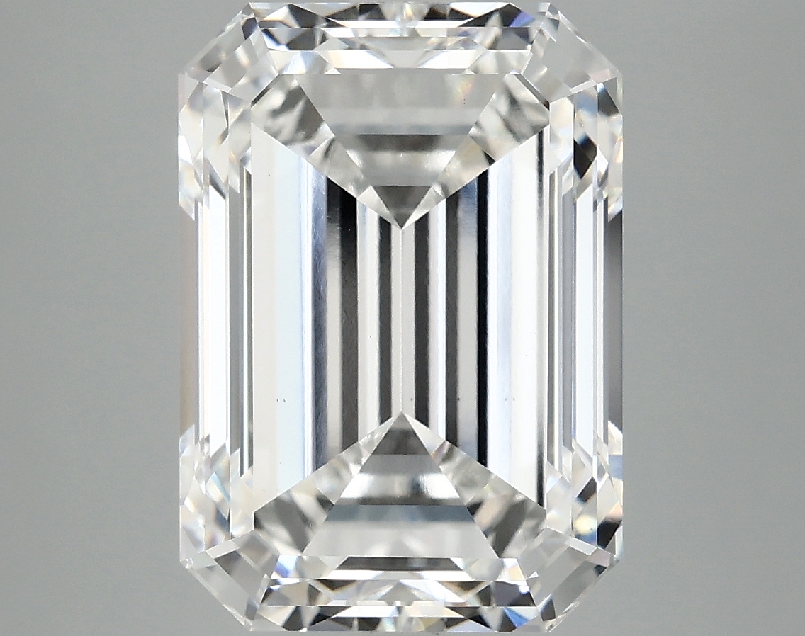 7.01 CT Emerald Diamond