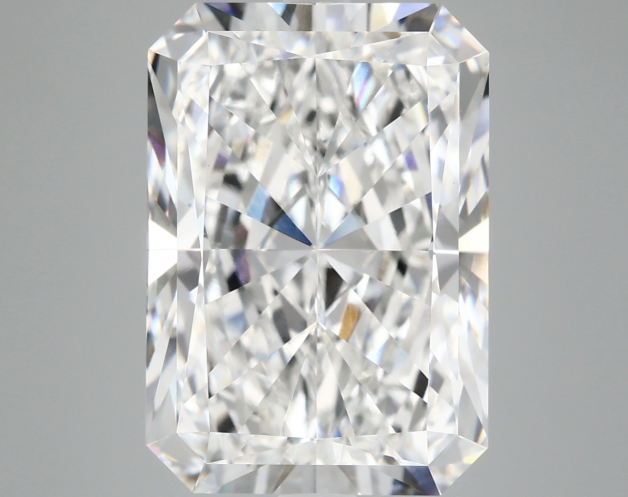 9.47 CT Radiant Diamond