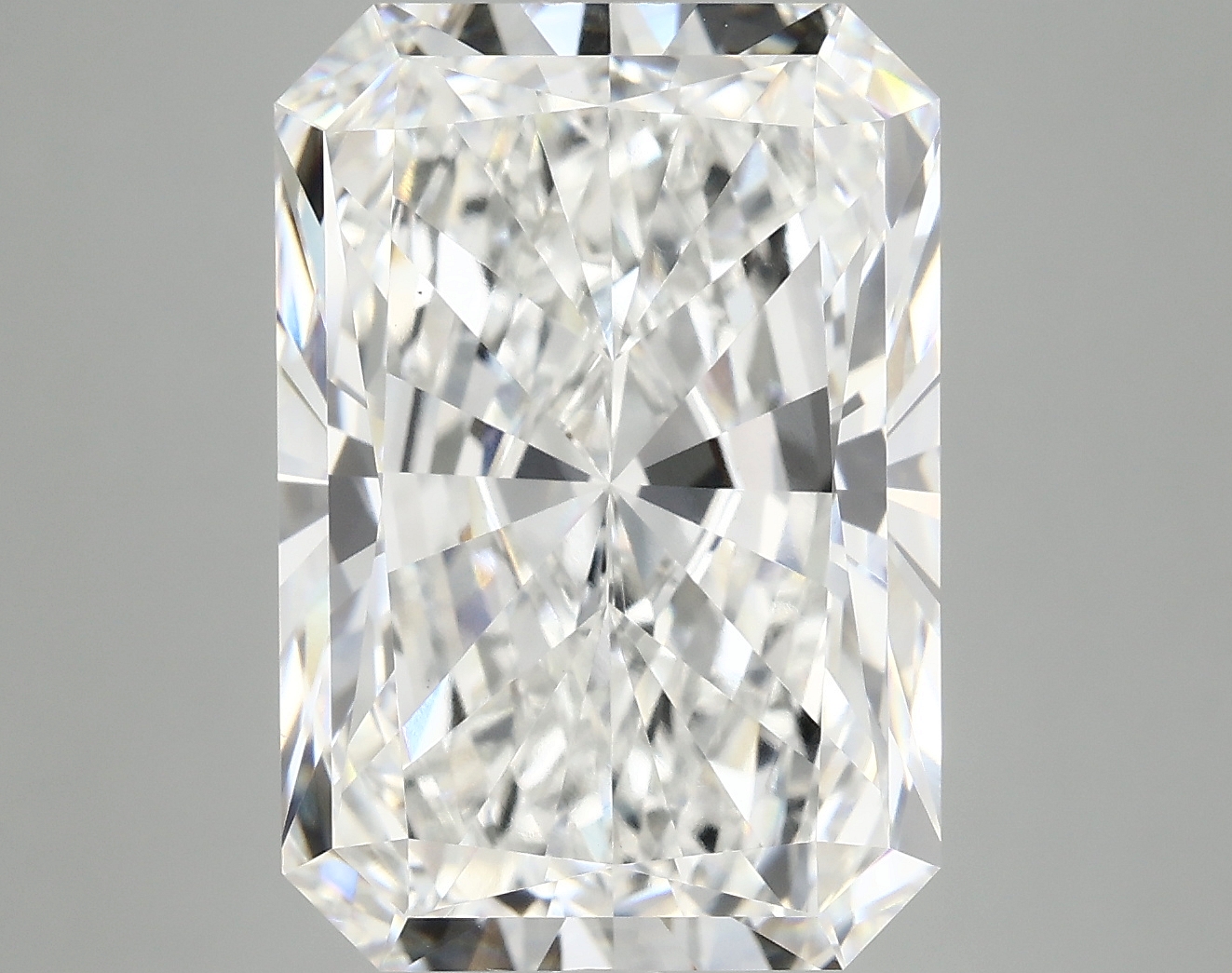 10.04 CT Radiant Diamond