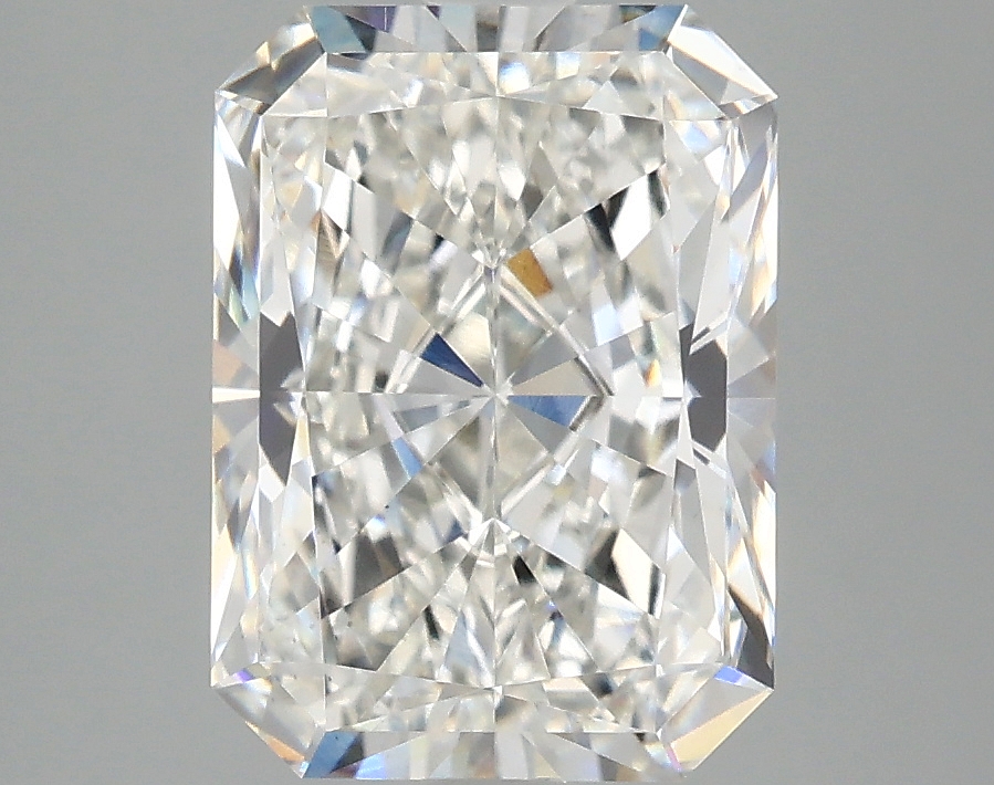3.05 CT Radiant Diamond