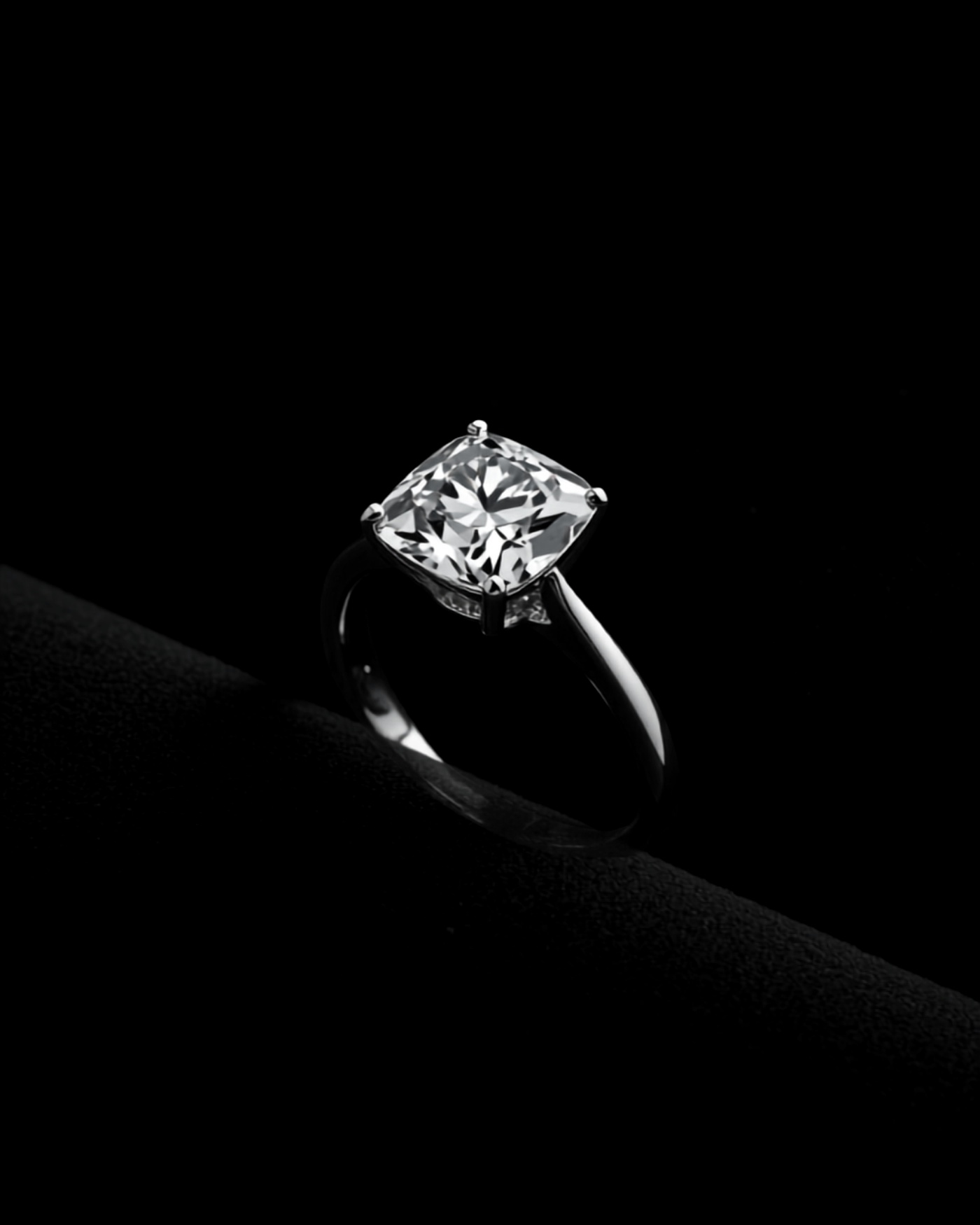 Couronne Souveraine — lab-grown ring
