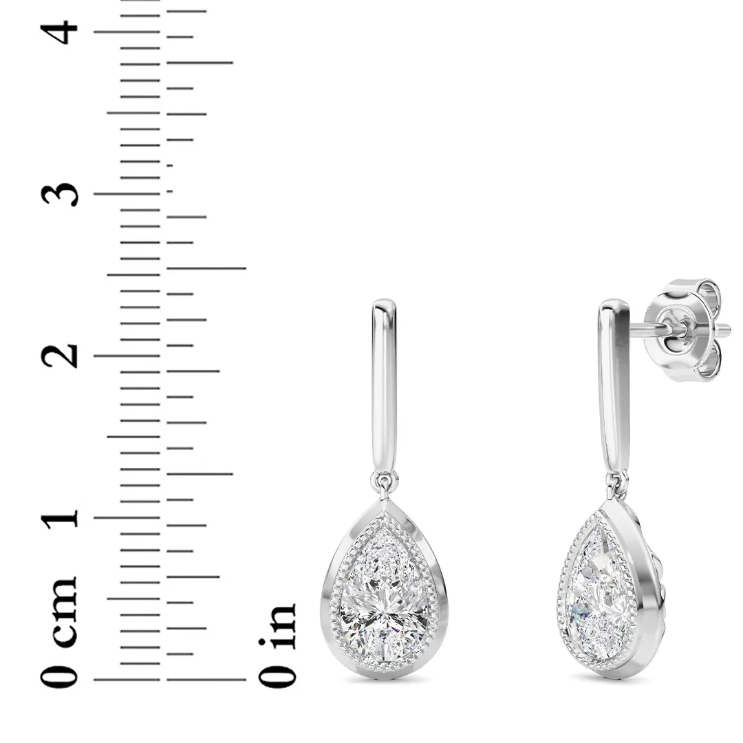 Caricia Antigua lab grown diamond earrings, detail of the pear diamond