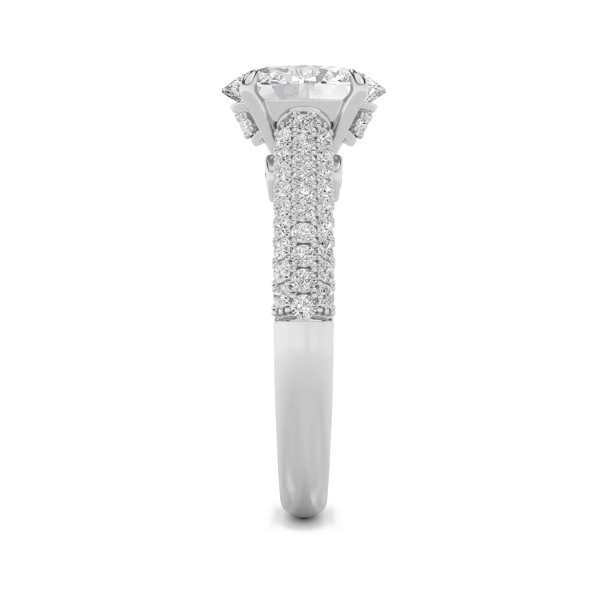 Reflejo de Instante lab grown diamond ring, detail of the oval diamond