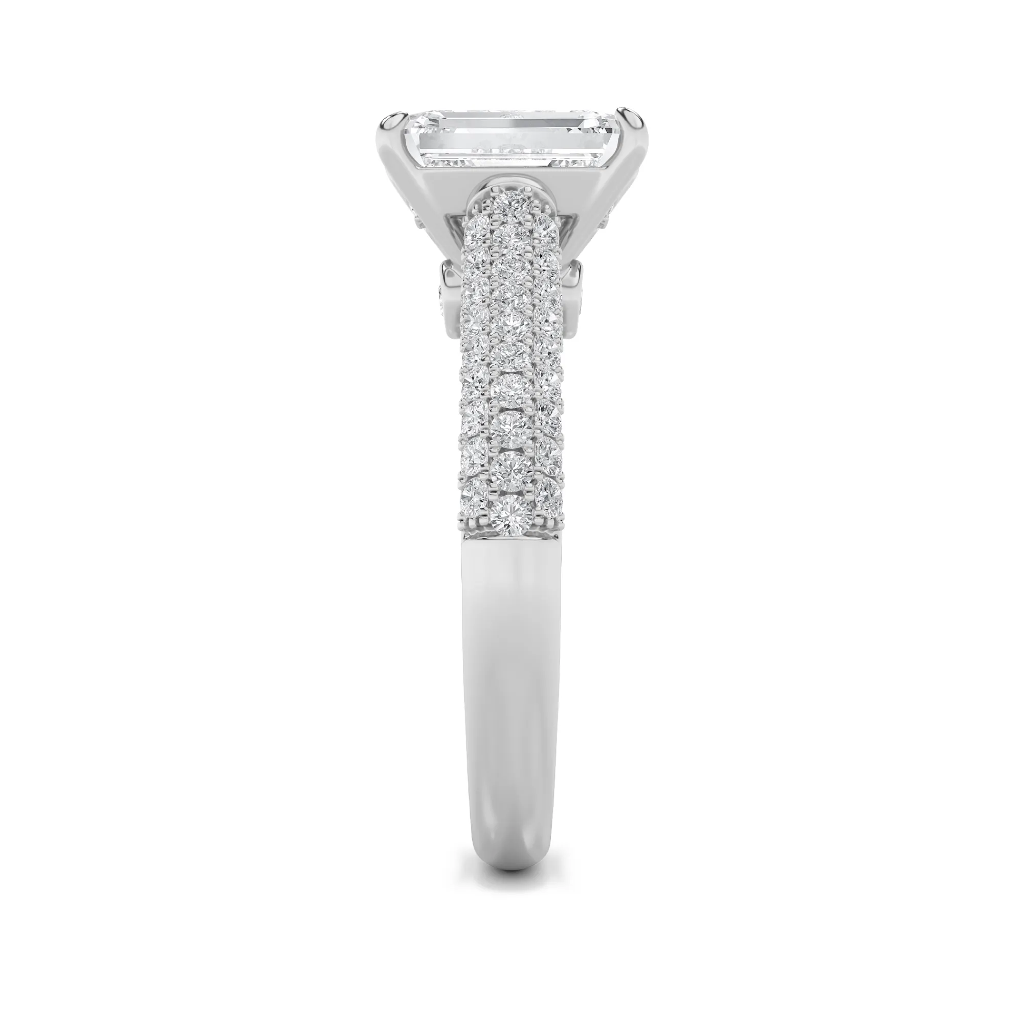 Seda de Luz lab grown diamond ring, detail of the emerald diamond