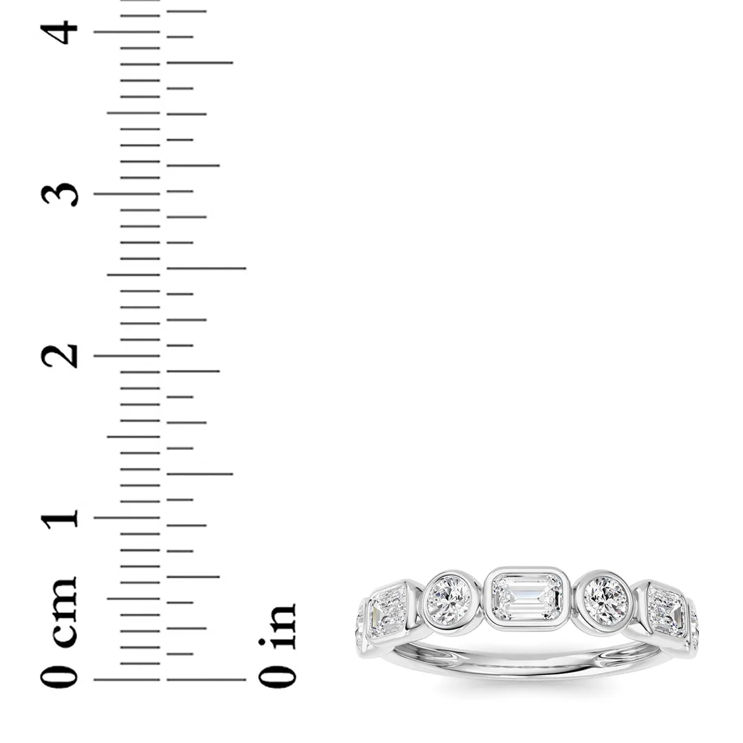 Sirena del Rocío lab grown diamond ring, detail of the emerald diamond