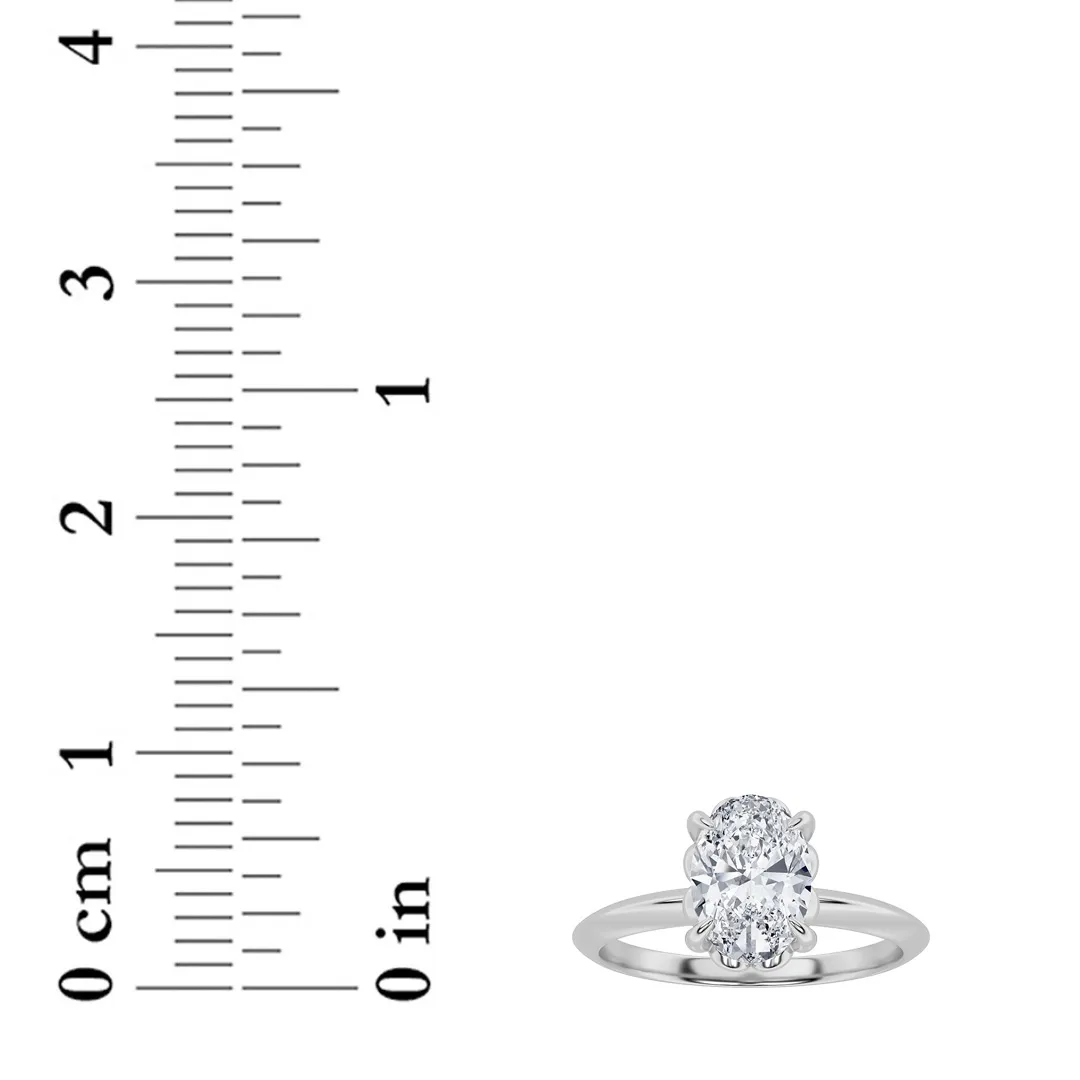 Mirada del Instante lab grown diamond ring, detail of the oval diamond