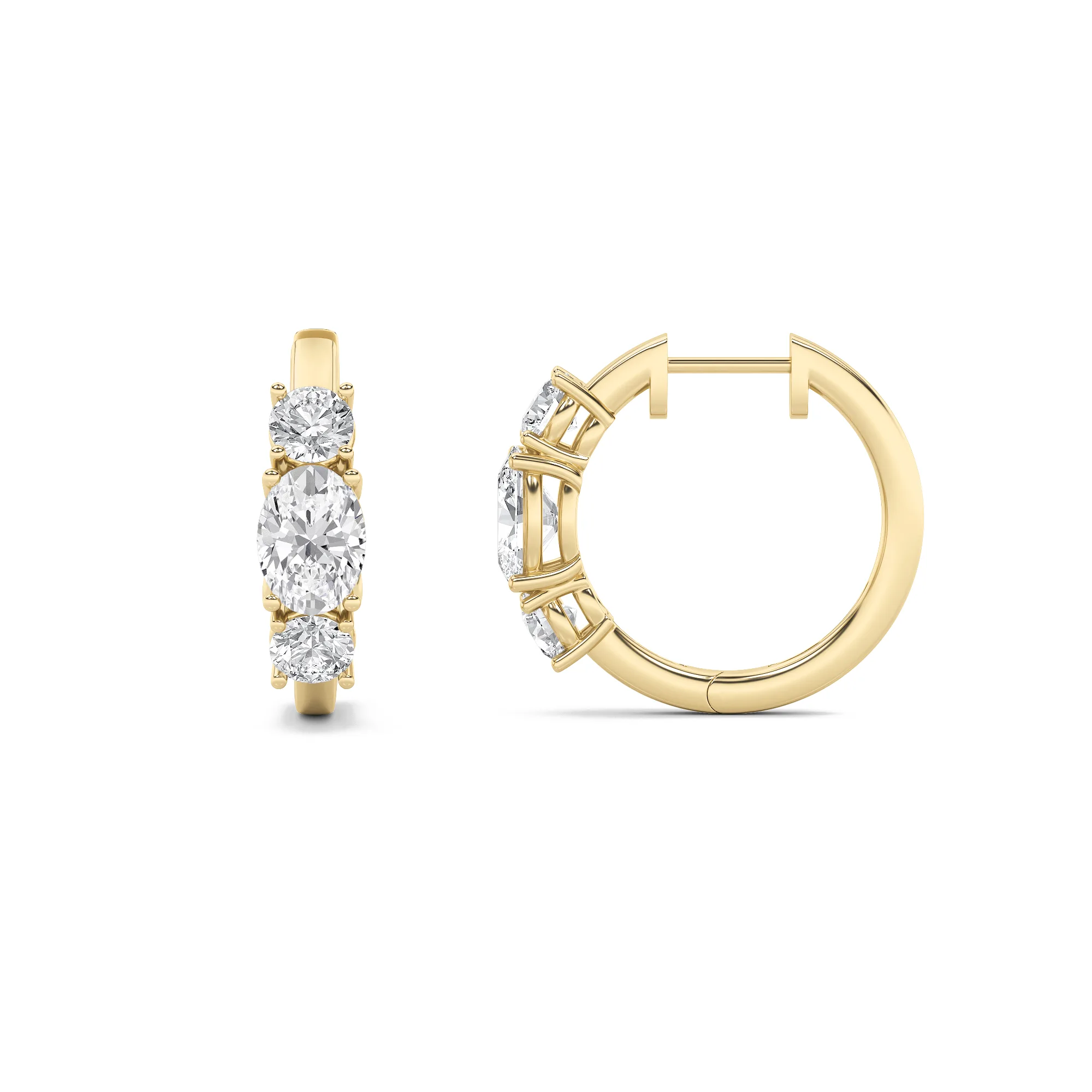 Destello Claro lab grown diamond earrings, detail of the oval diamond