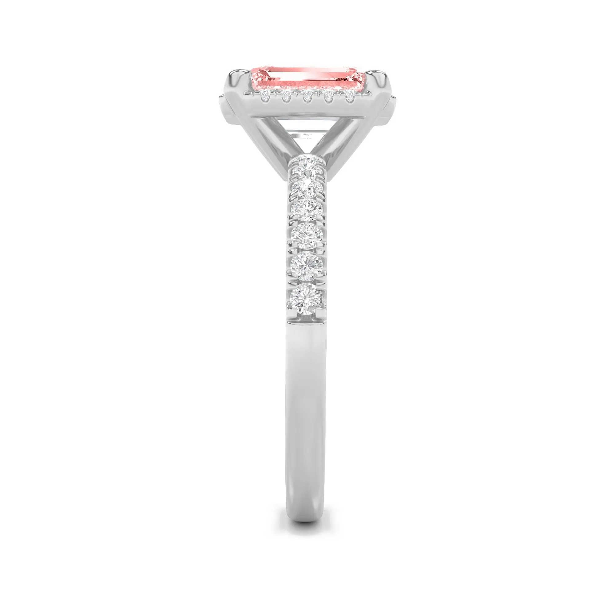 Fuente de Nieve lab grown diamond ring, detail of the radiant diamond