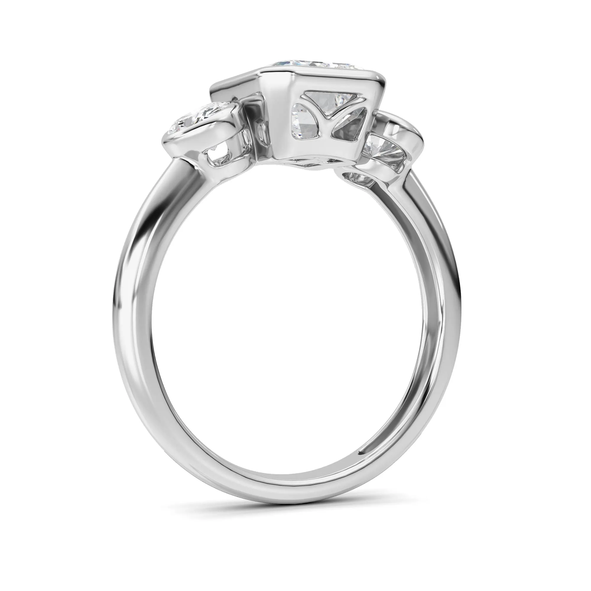 Ola del Alba lab grown diamond ring, detail of the emerald diamond