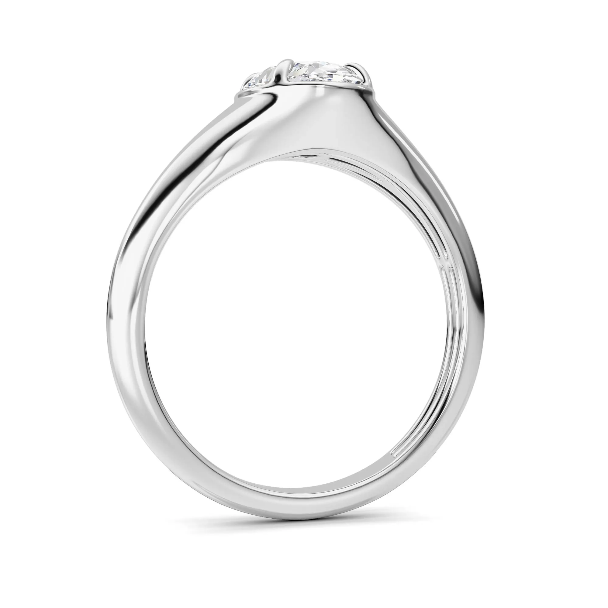 Lucero Nocturno lab grown diamond ring, detail of the oval diamond