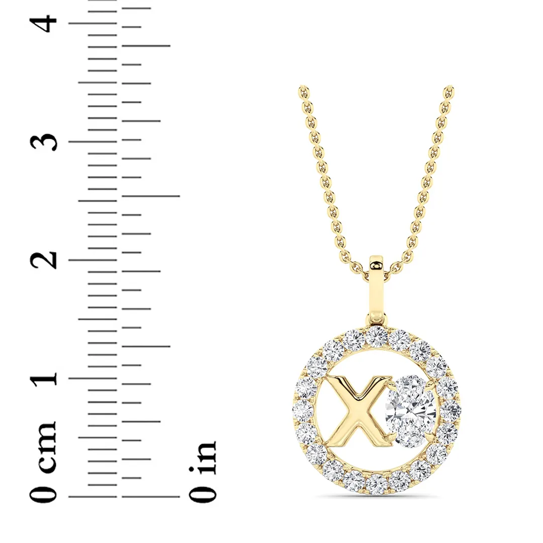 Luz Intacta lab grown diamond necklace, detail of the diamonds