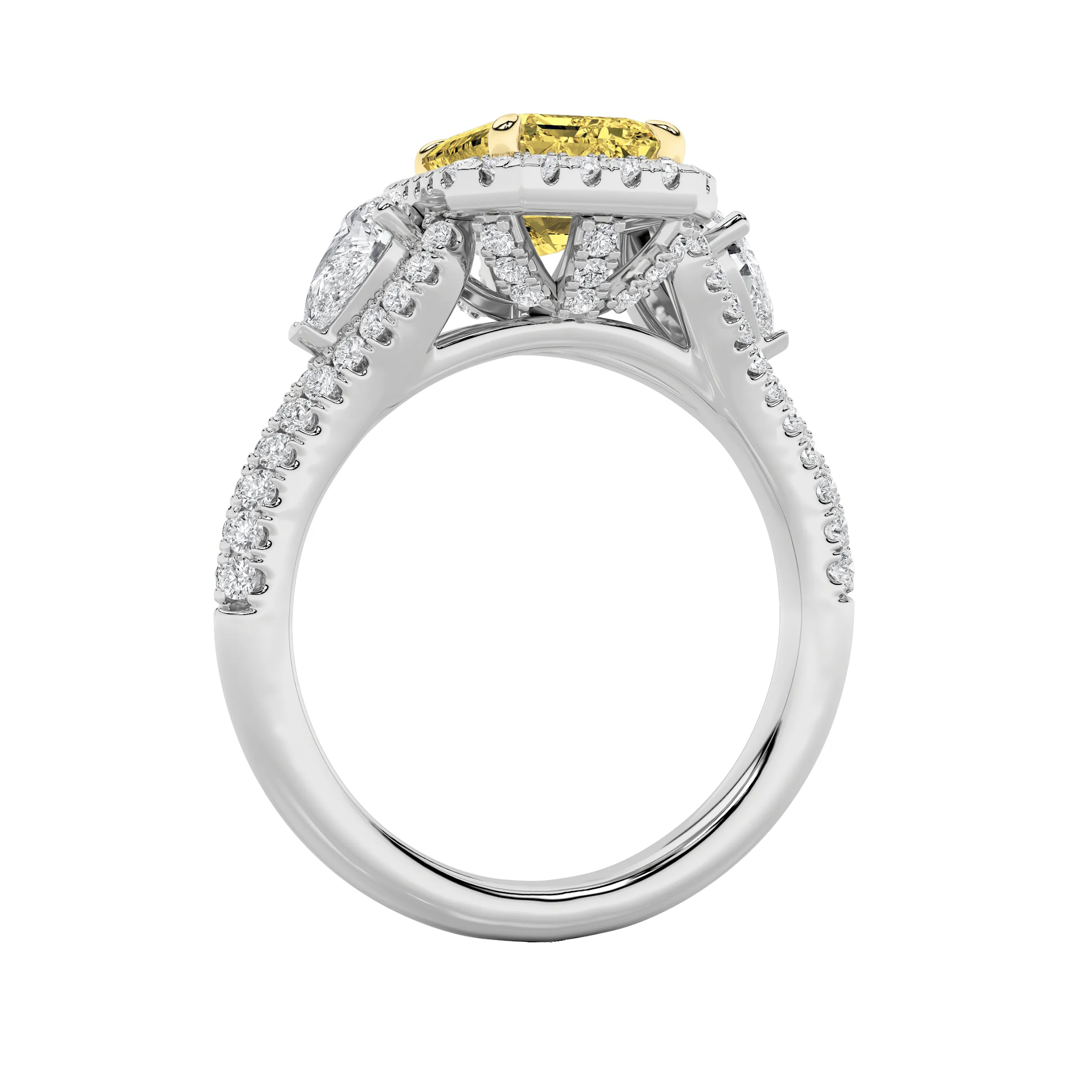 Sendero Antiguo lab grown diamond ring, detail of the radiant diamond