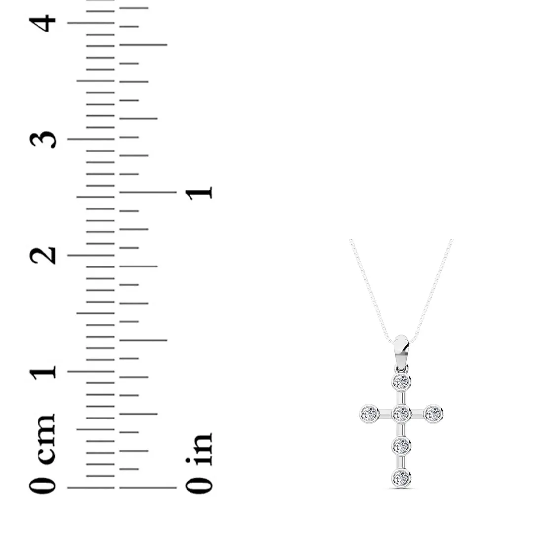 Lluvia del Umbral lab grown diamond necklace, detail of the round diamond