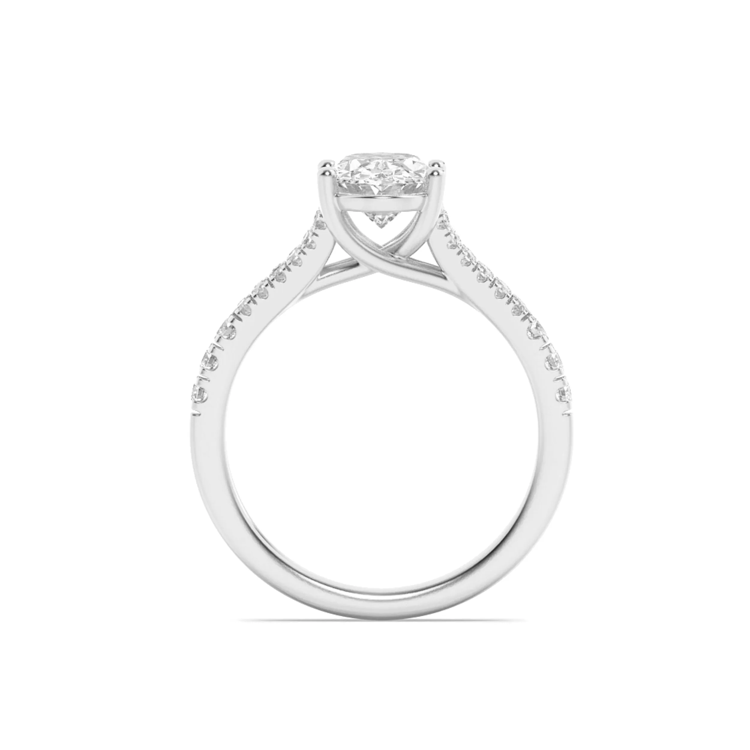 Rocío Vivo lab grown diamond ring, detail of the oval diamond