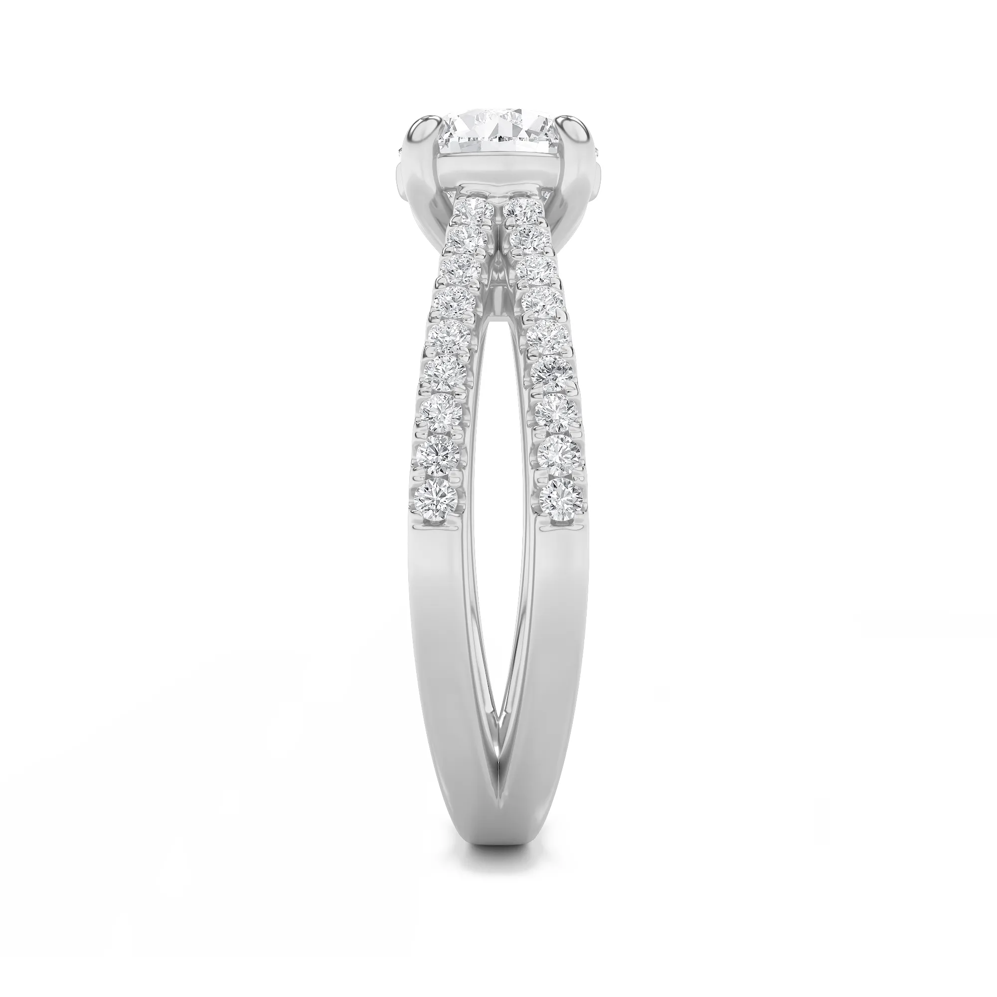 Brisa de Estrella lab grown diamond ring, detail of the round diamond