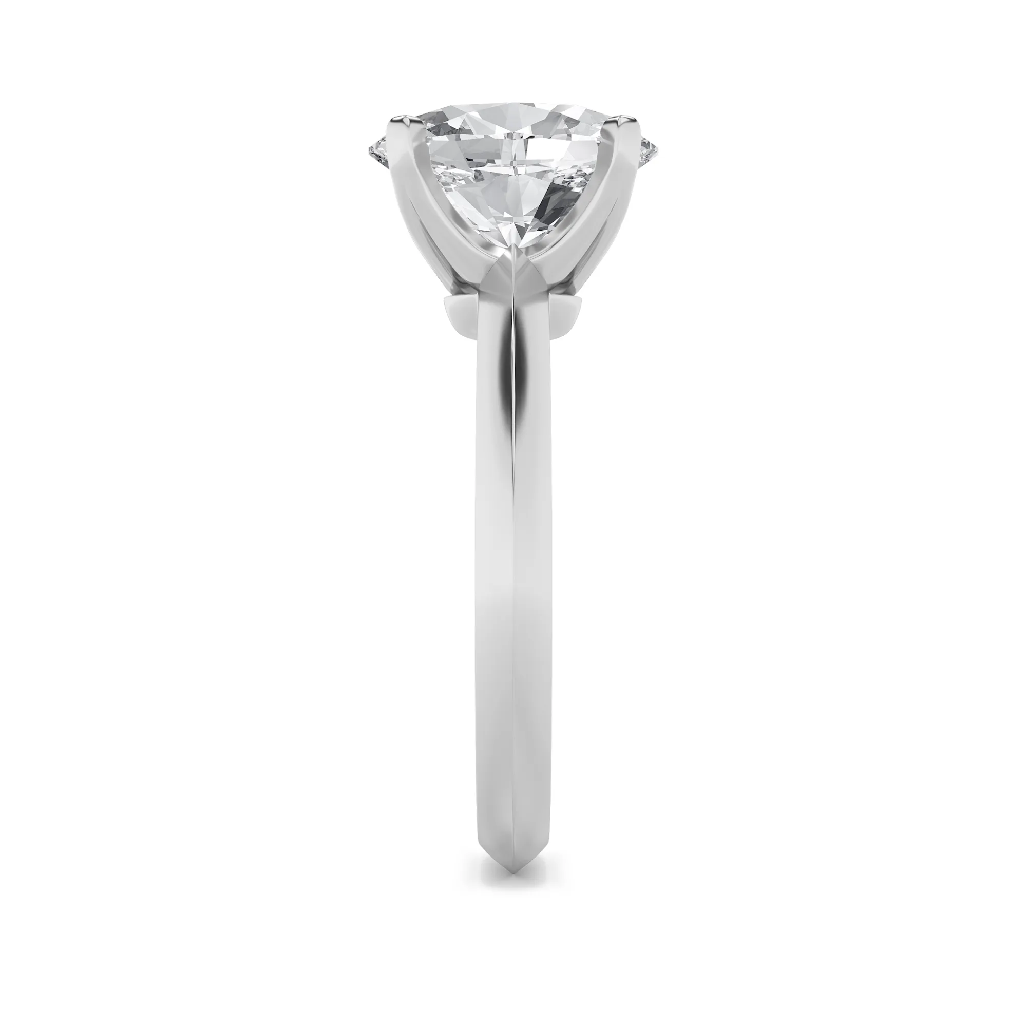 Anhelo Cierto lab grown diamond ring, detail of the oval diamond