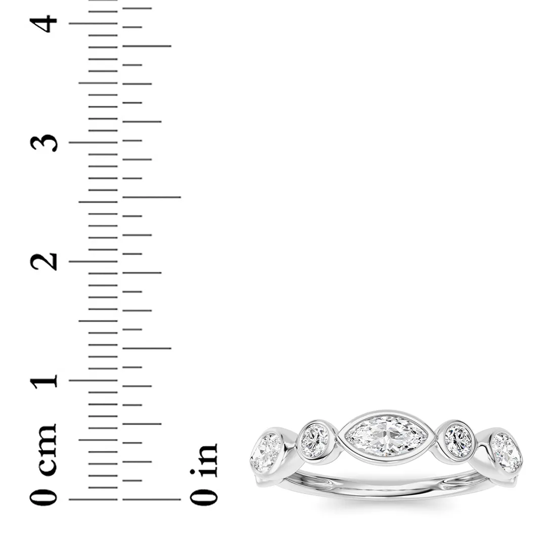 Refugio Raro lab grown diamond ring, detail of the marquise diamond