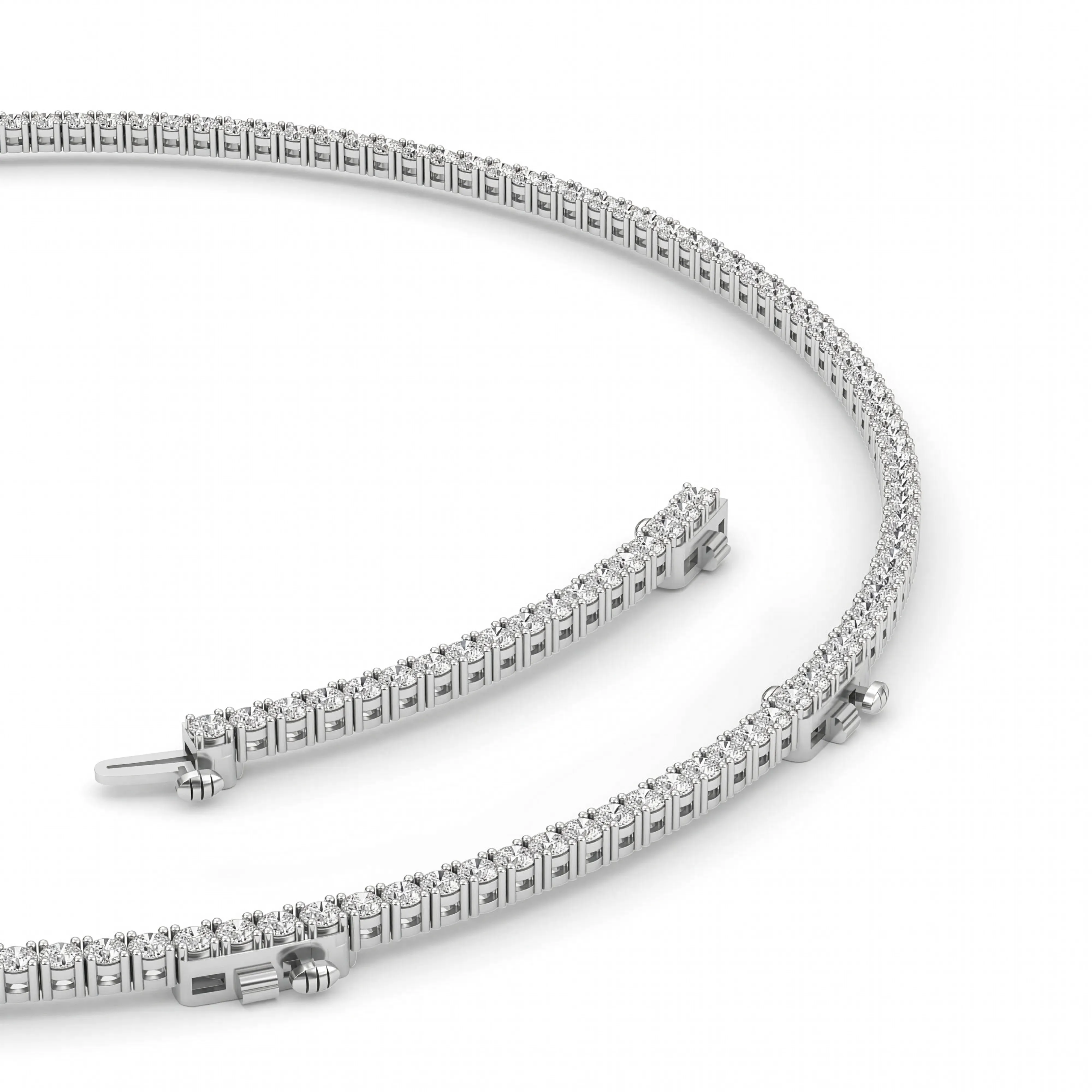 Estrella de Espuma lab grown diamond necklace, detail of the round diamond