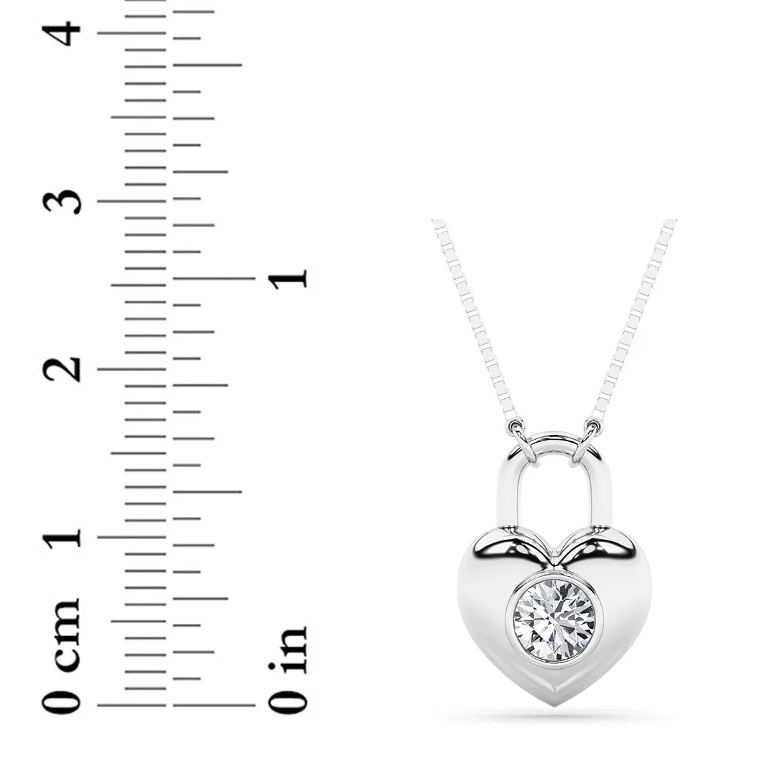 Marea del Silencio lab grown diamond necklace, detail of the round diamond