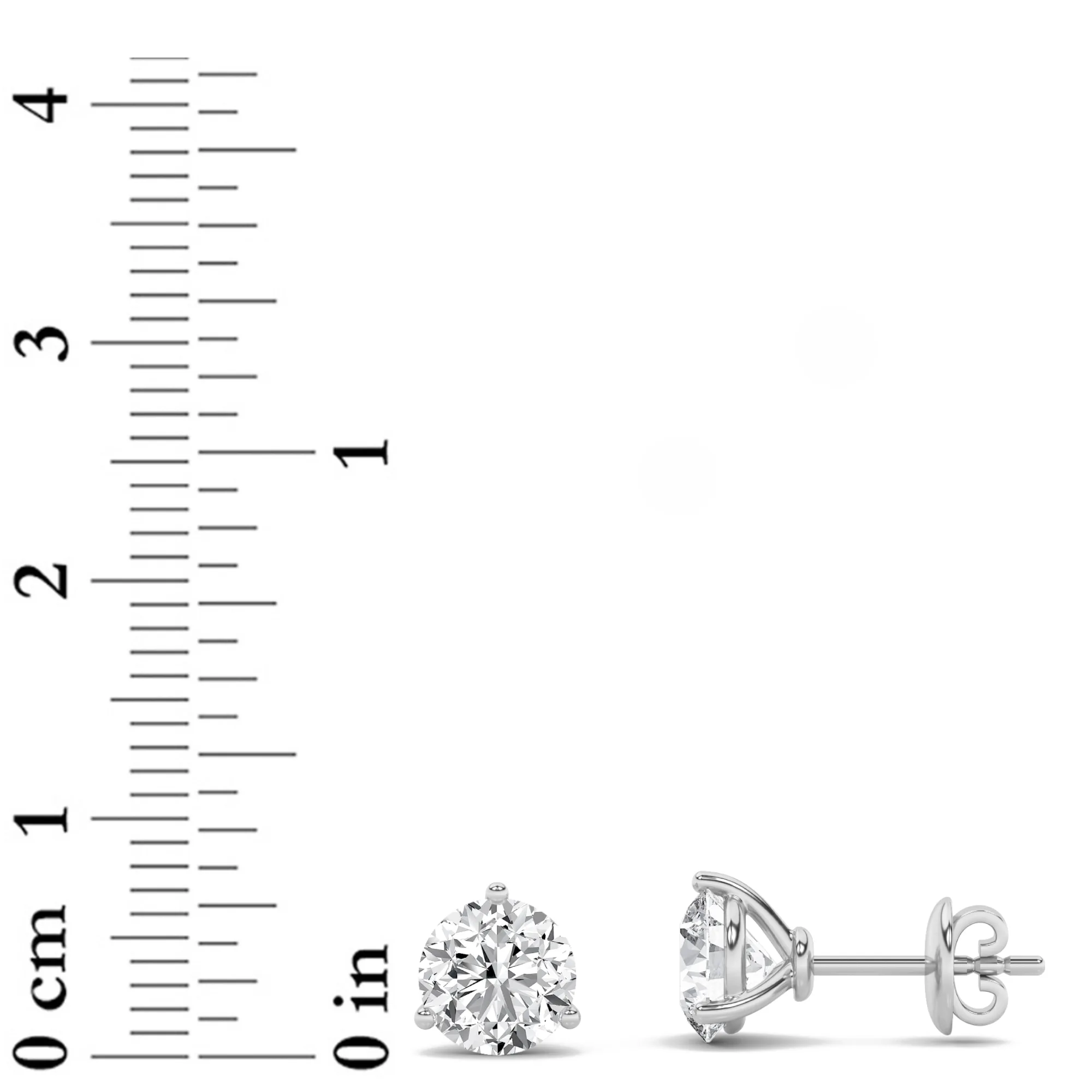 Instante Secreto lab grown diamond earrings, detail of the round diamond