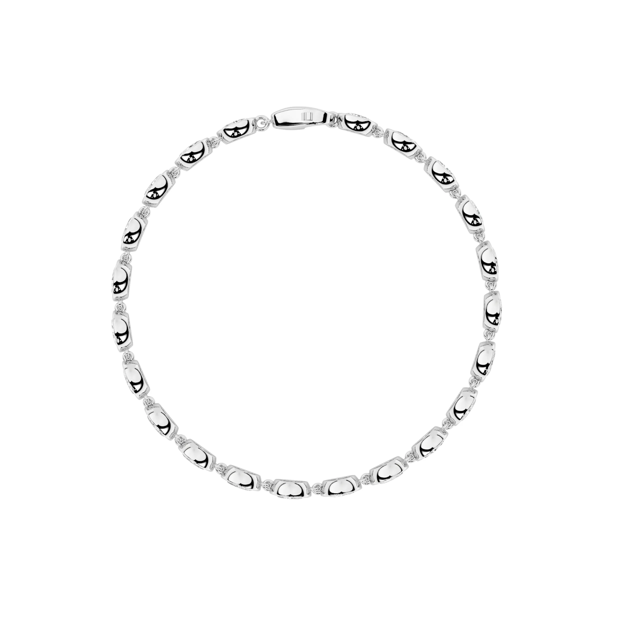 Certeza Serena lab grown diamond bracelet, detail of the oval diamond