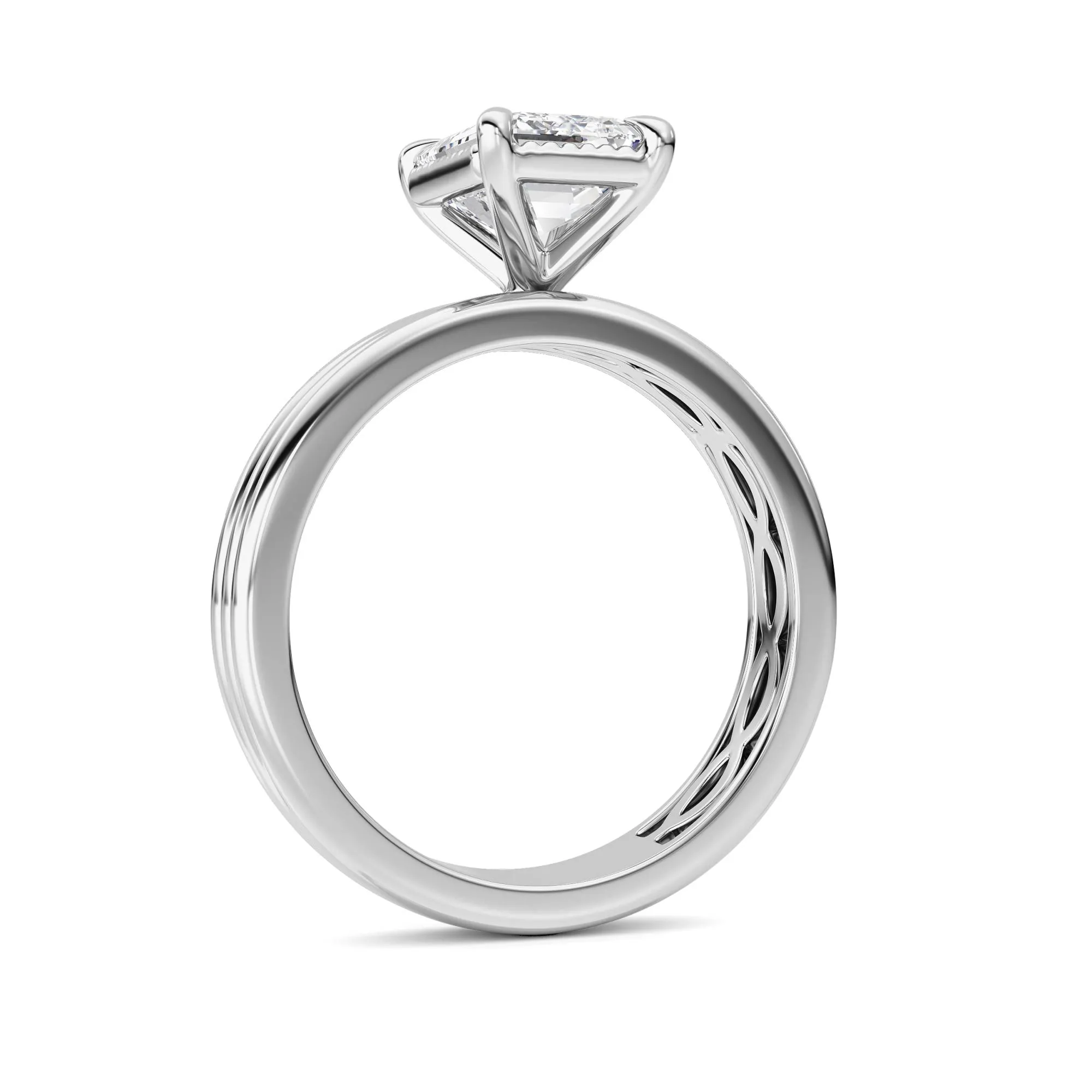 Piedra Plena lab grown diamond ring, detail of the emerald diamond