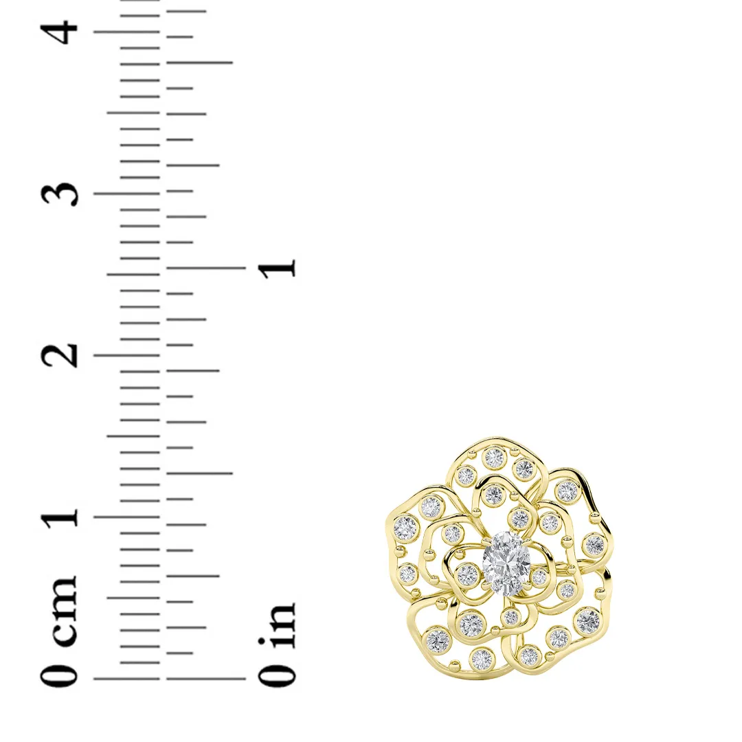 Latido Primero lab grown diamond necklace, detail of the oval diamond