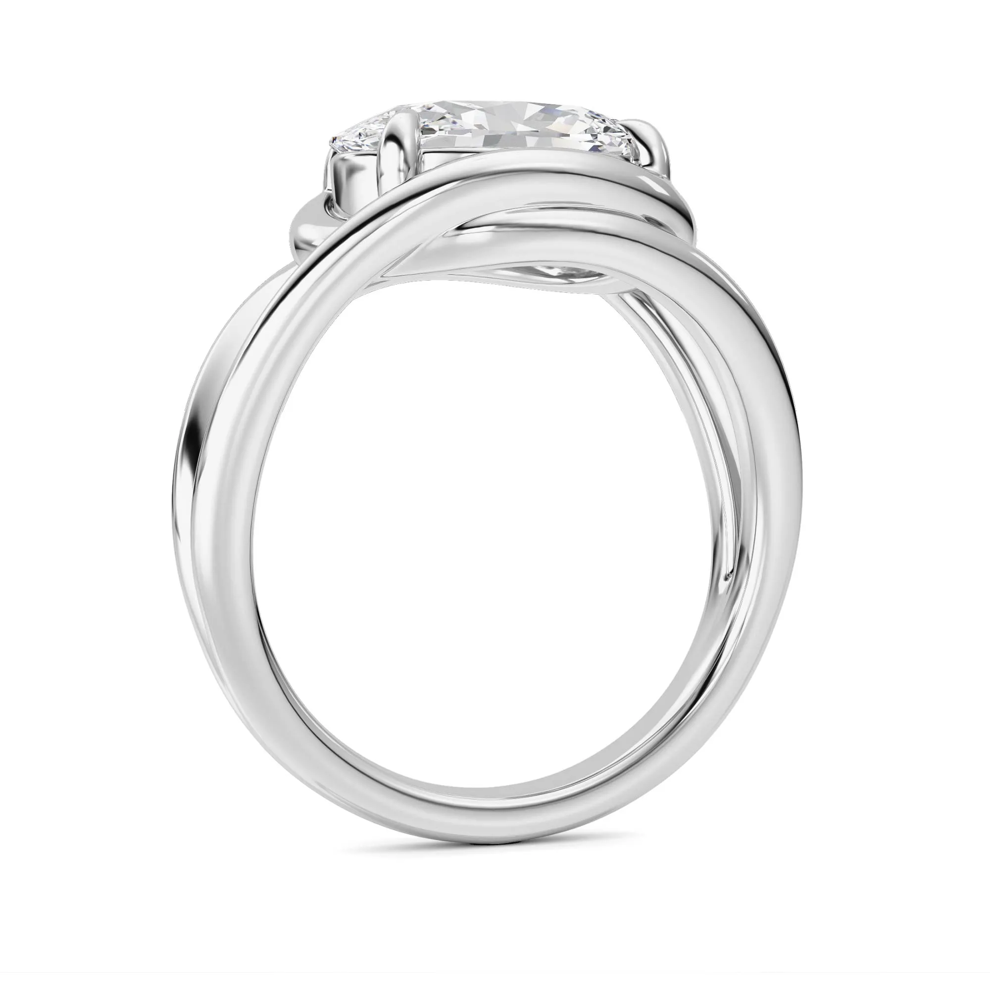 Deseo Eterno lab grown diamond ring, detail of the oval diamond