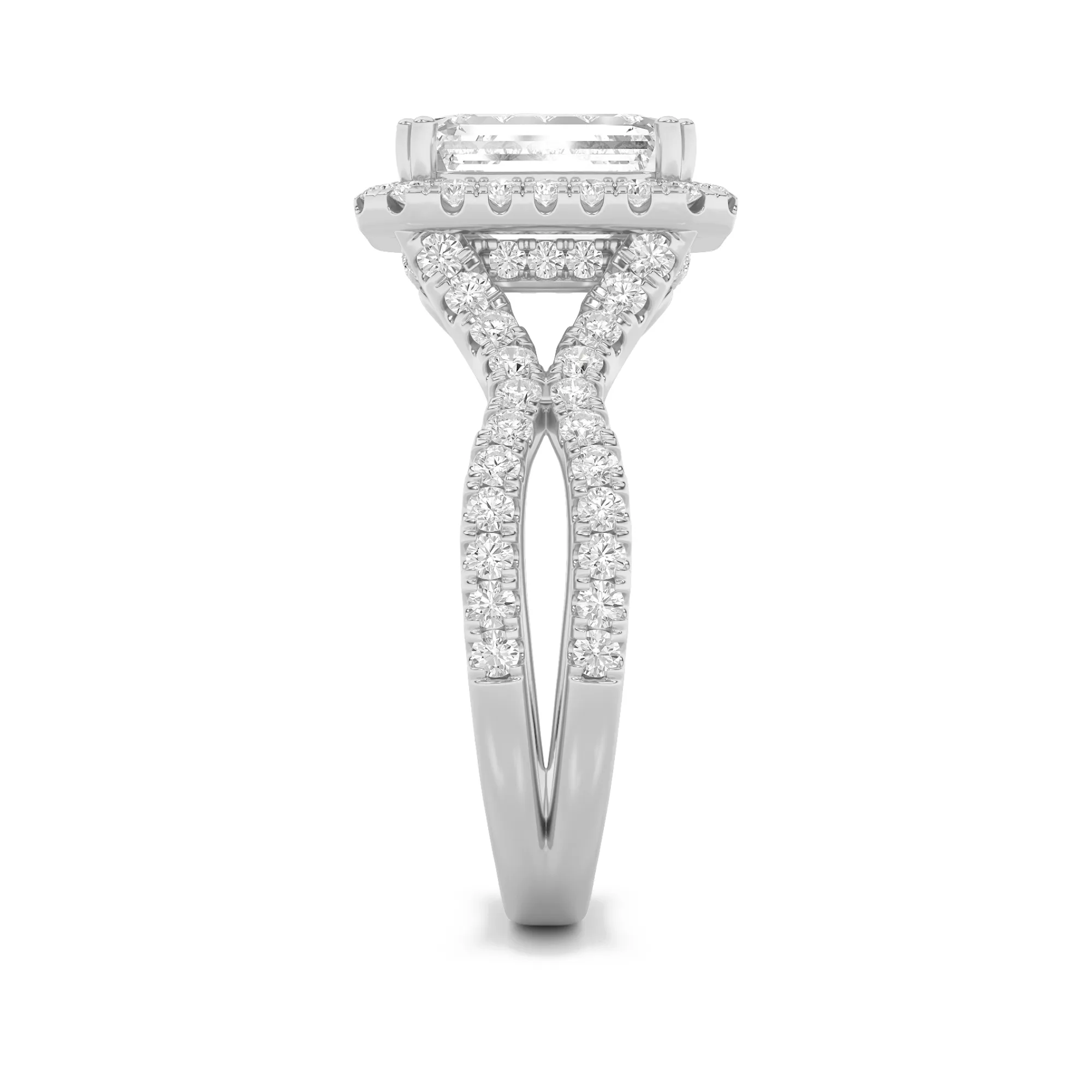 Hora del Fuego lab grown diamond ring, detail of the emerald diamond