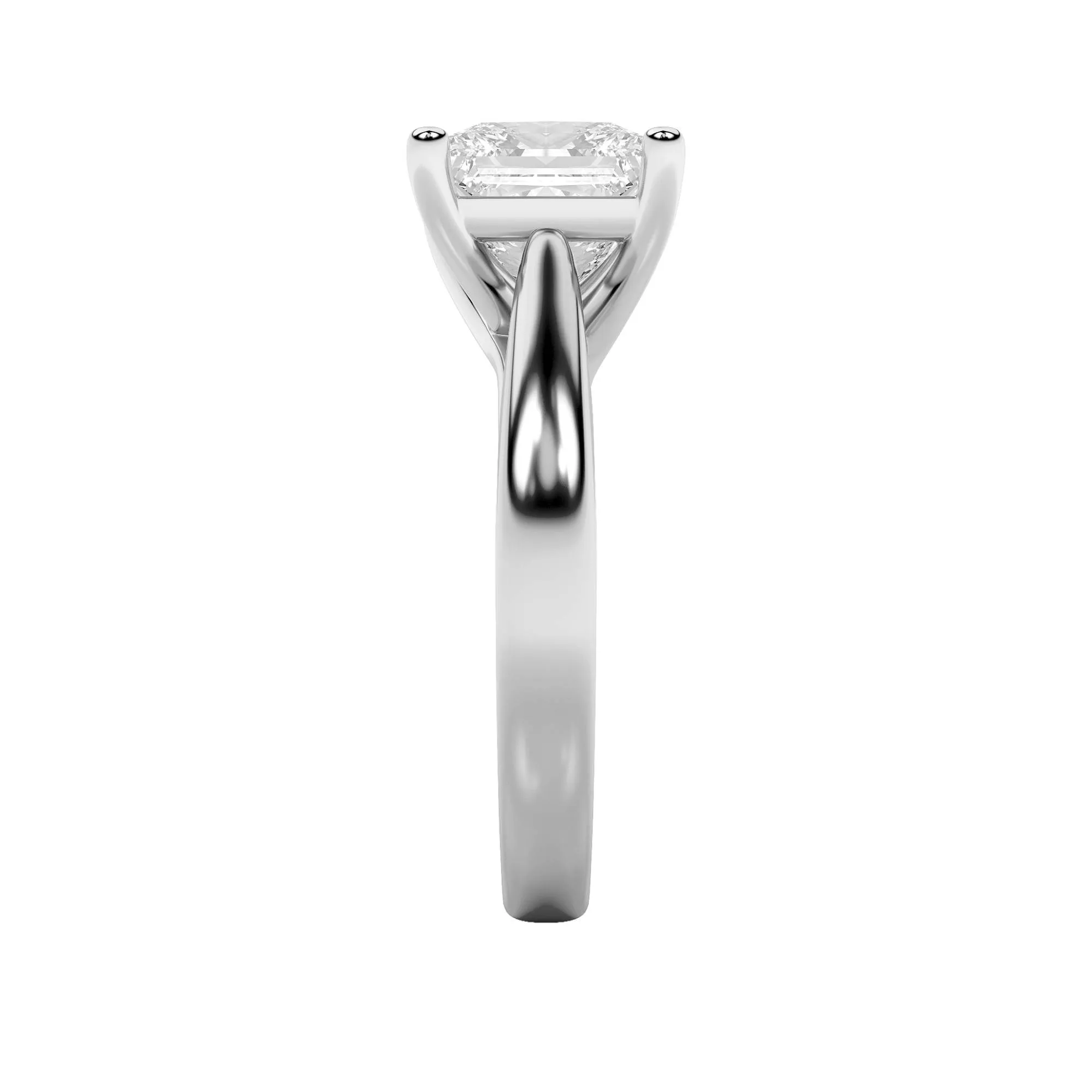 Seda Encendida lab grown diamond ring, detail of the princess diamond