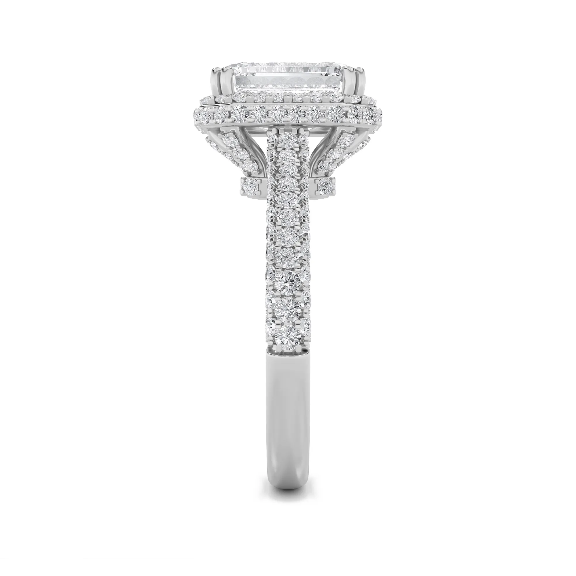 Retrato Puro lab grown diamond ring, detail of the radiant diamond