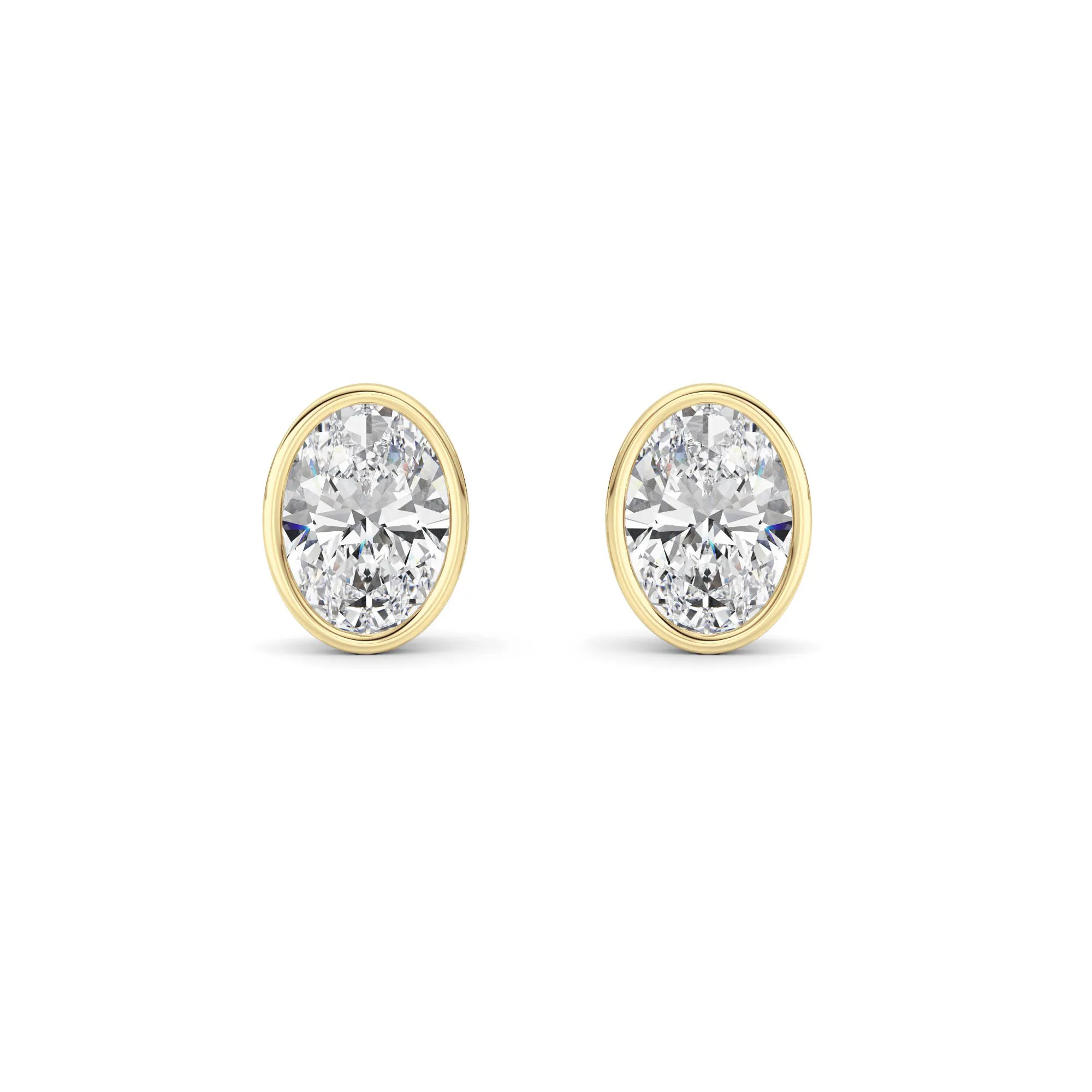 Eco Silente lab grown diamond earrings, detail of the oval diamond