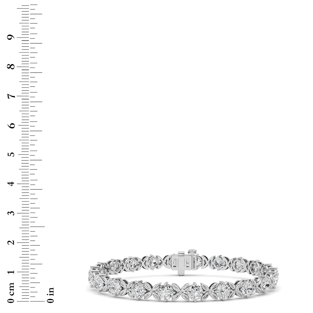 Ola del Rocío lab grown diamond bracelet, detail of the round diamond