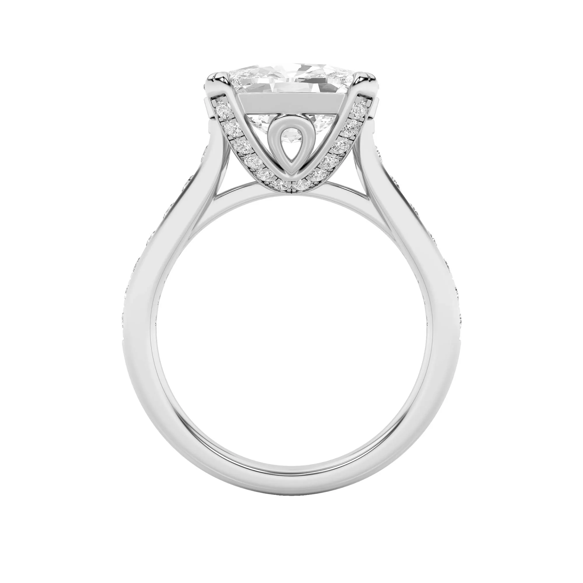 Brisa del Cielo lab grown diamond ring, detail of the elongated cushion diamond