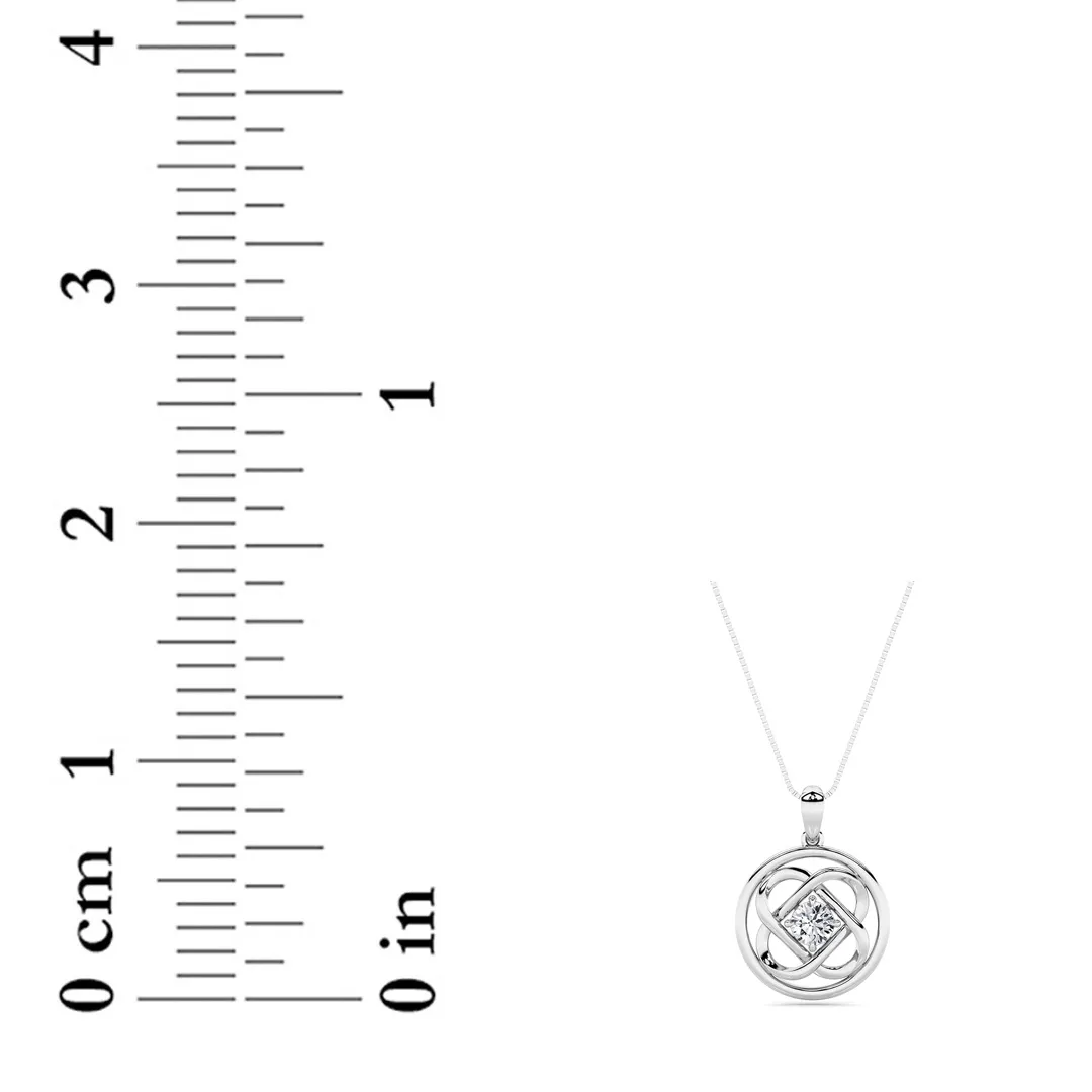 Esencia Luminosa lab grown diamond necklace, detail of the round diamond