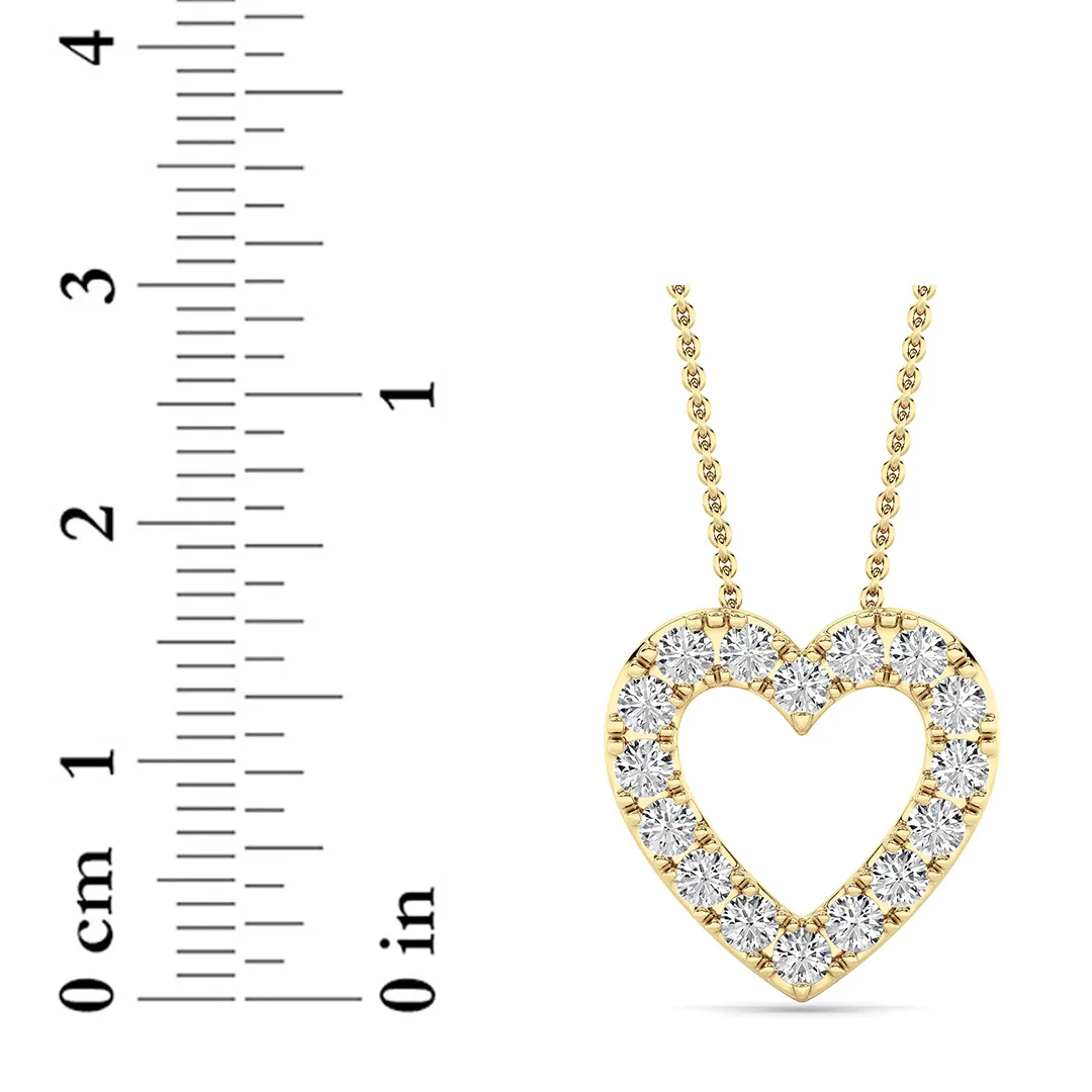Abrazo Cierto lab grown diamond necklace, detail of the round diamond