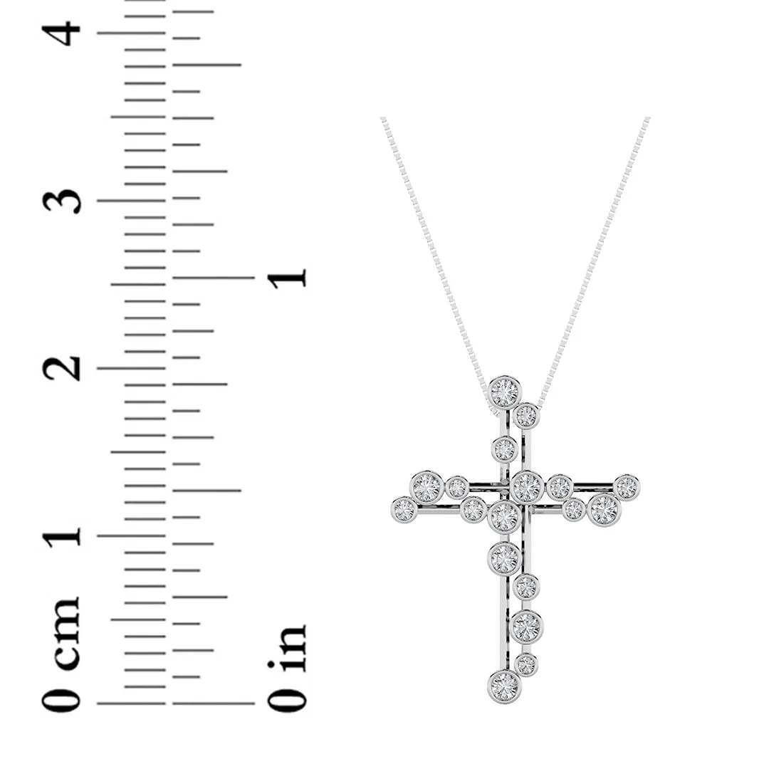 Serenata del Mar lab grown diamond necklace, detail of the round diamond
