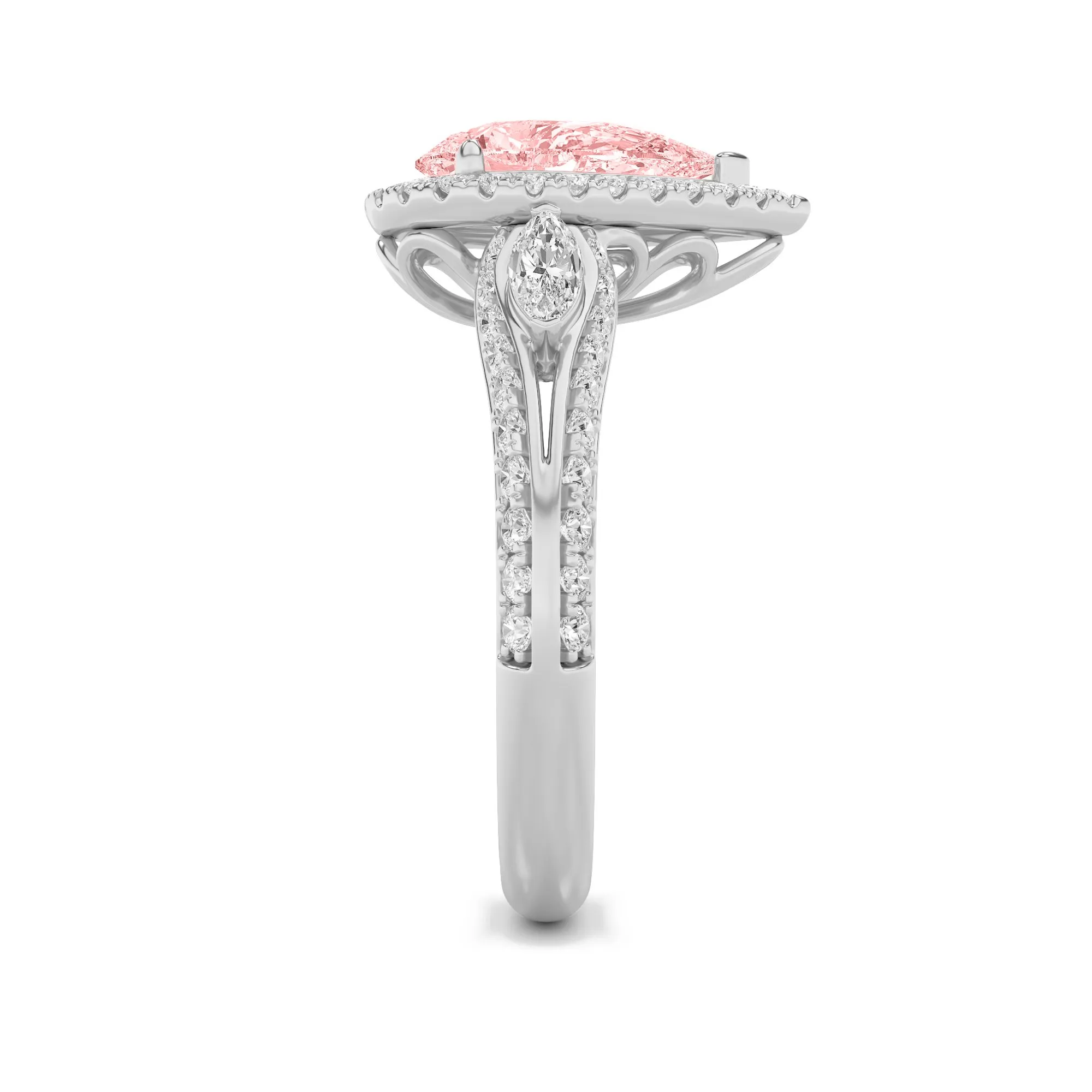 Herencia de Marea lab grown diamond ring, detail of the pear diamond