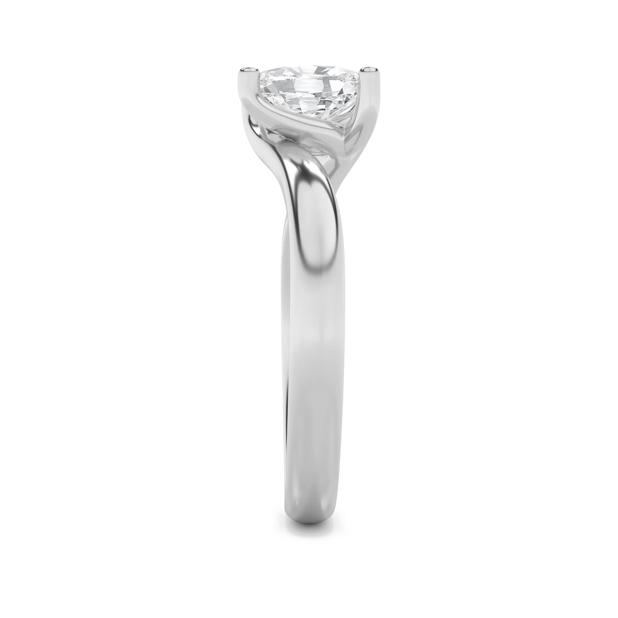 Juramento Fiel lab grown diamond ring, detail of the round diamond