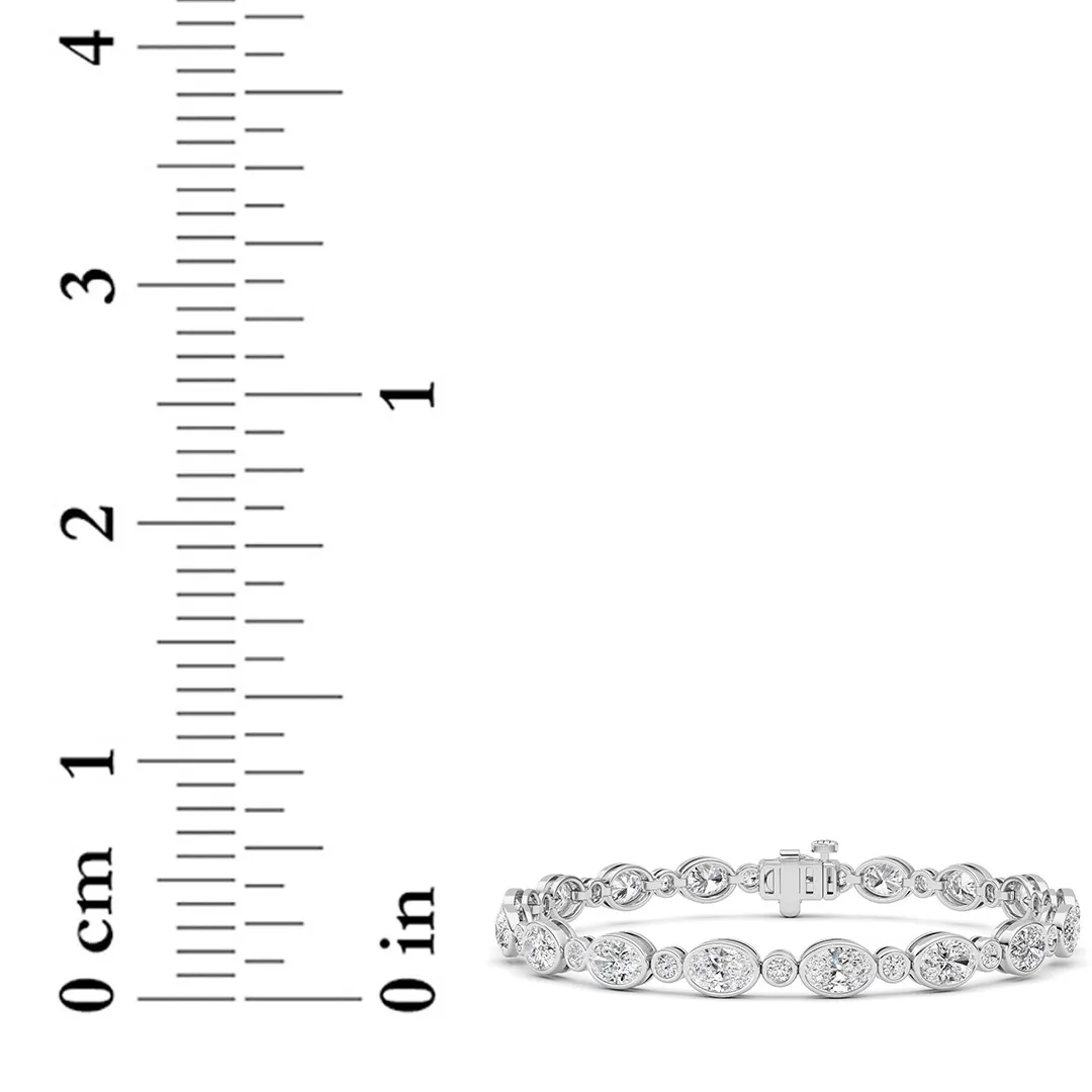 Certeza Nocturna lab grown diamond bracelet, detail of the oval diamond