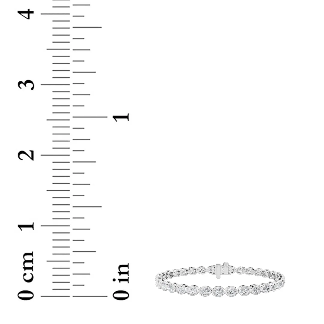 Susurro Sagrado lab grown diamond bracelet, detail of the oval diamond