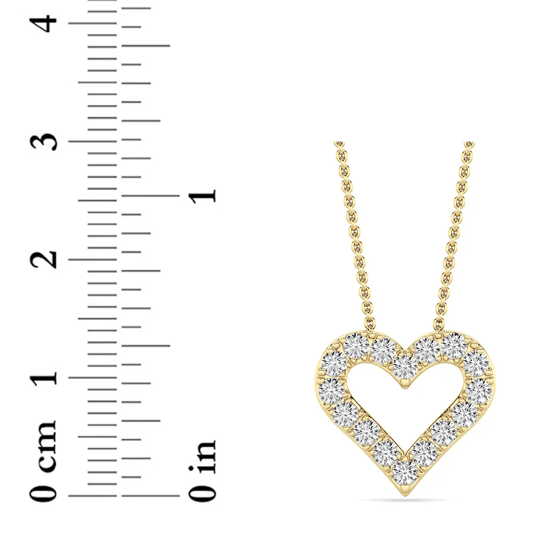 Hilo de Silencio lab grown diamond necklace, detail of the round diamond