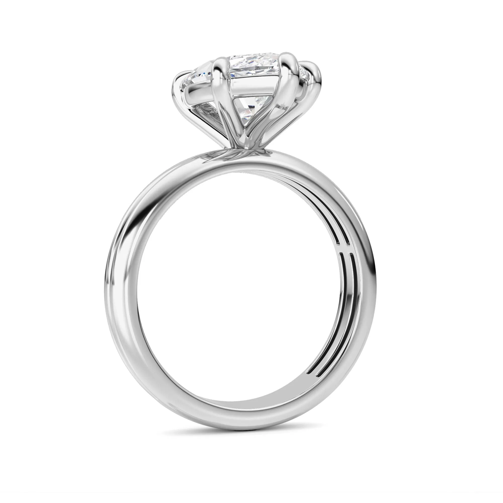 Rosa del Sueño lab grown diamond ring, detail of the marquise diamond