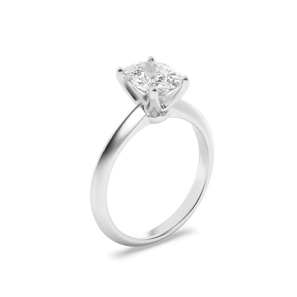 Serenata de Nieve lab grown diamond ring, detail of the elongated cushion diamond