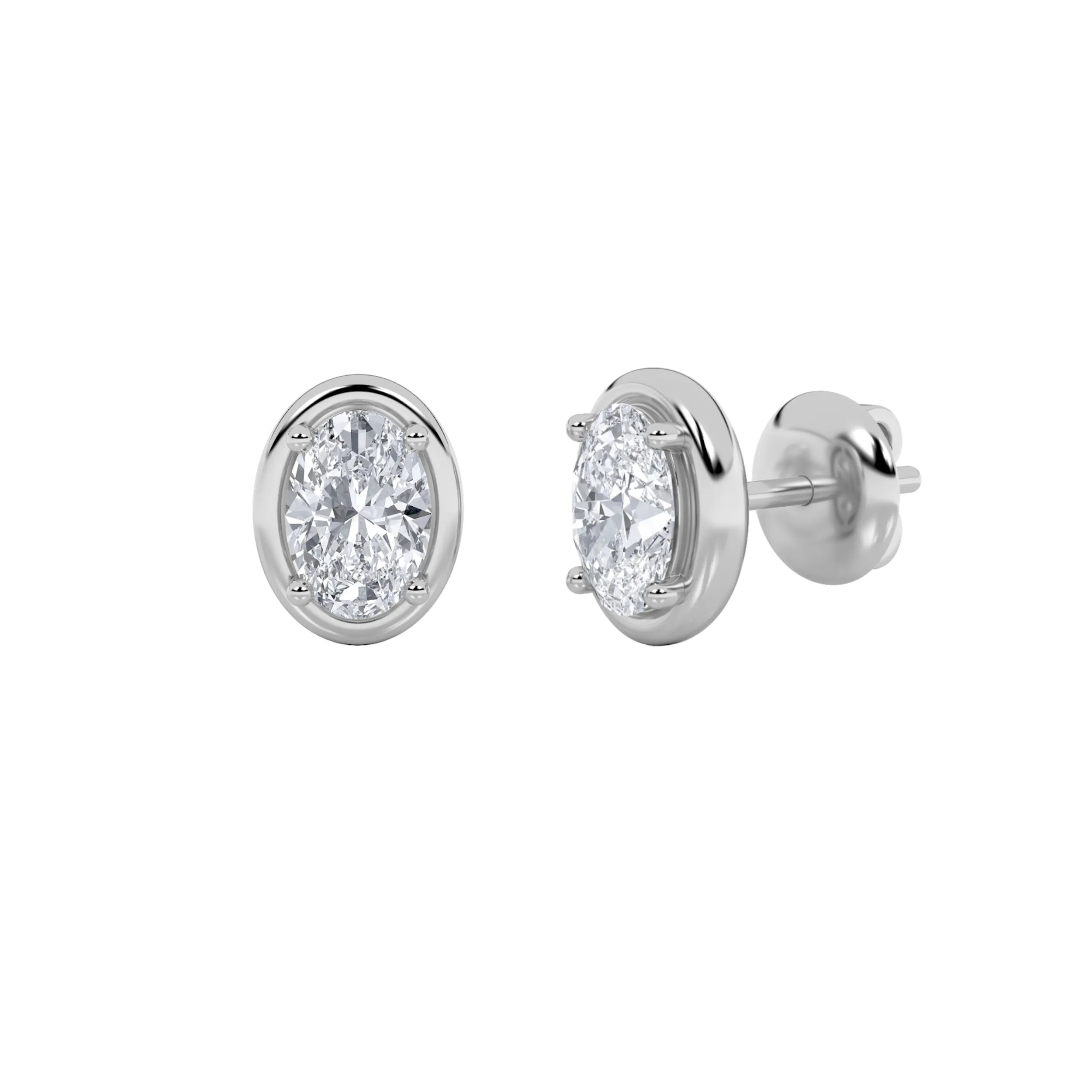 Reina Plena lab grown diamond earrings, detail of the oval diamond