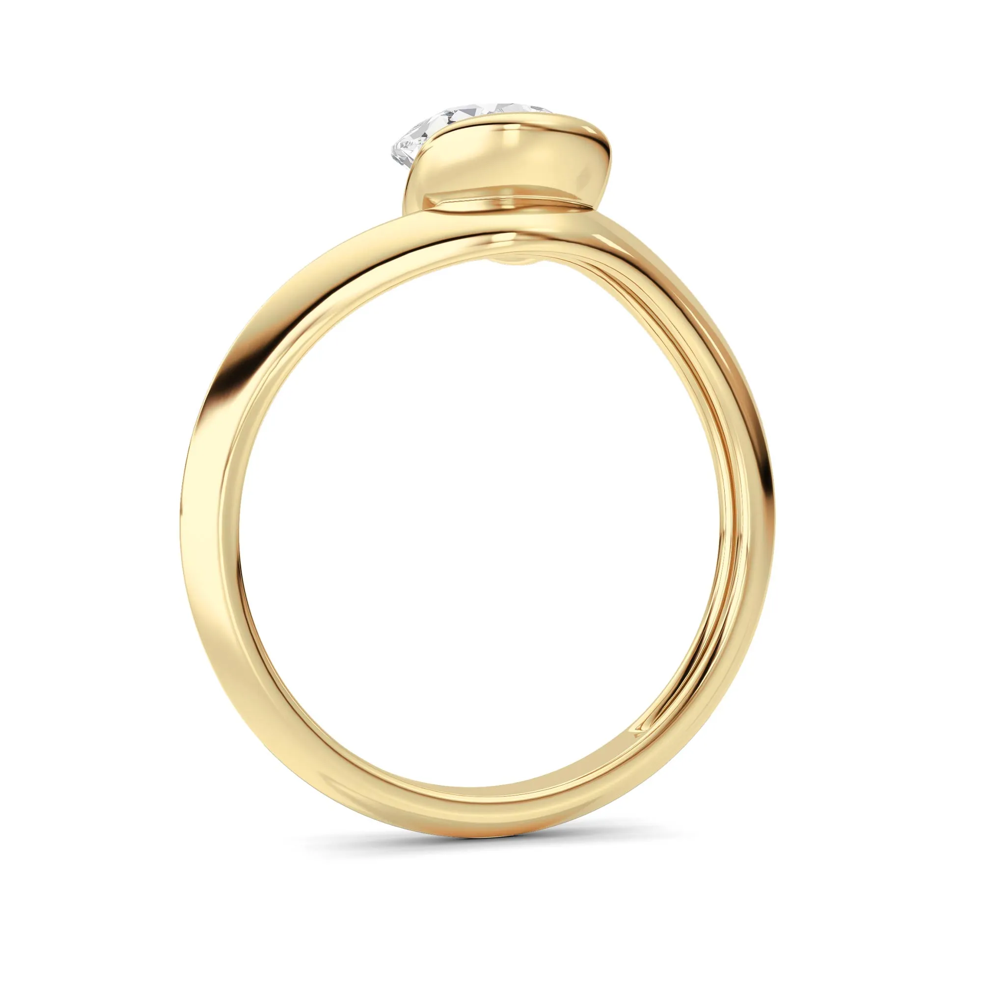 Hilo Intacto lab grown diamond ring, detail of the pear diamond