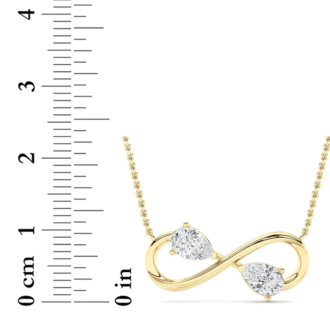 Memoria de Marea lab grown diamond necklace, detail of the pear diamond