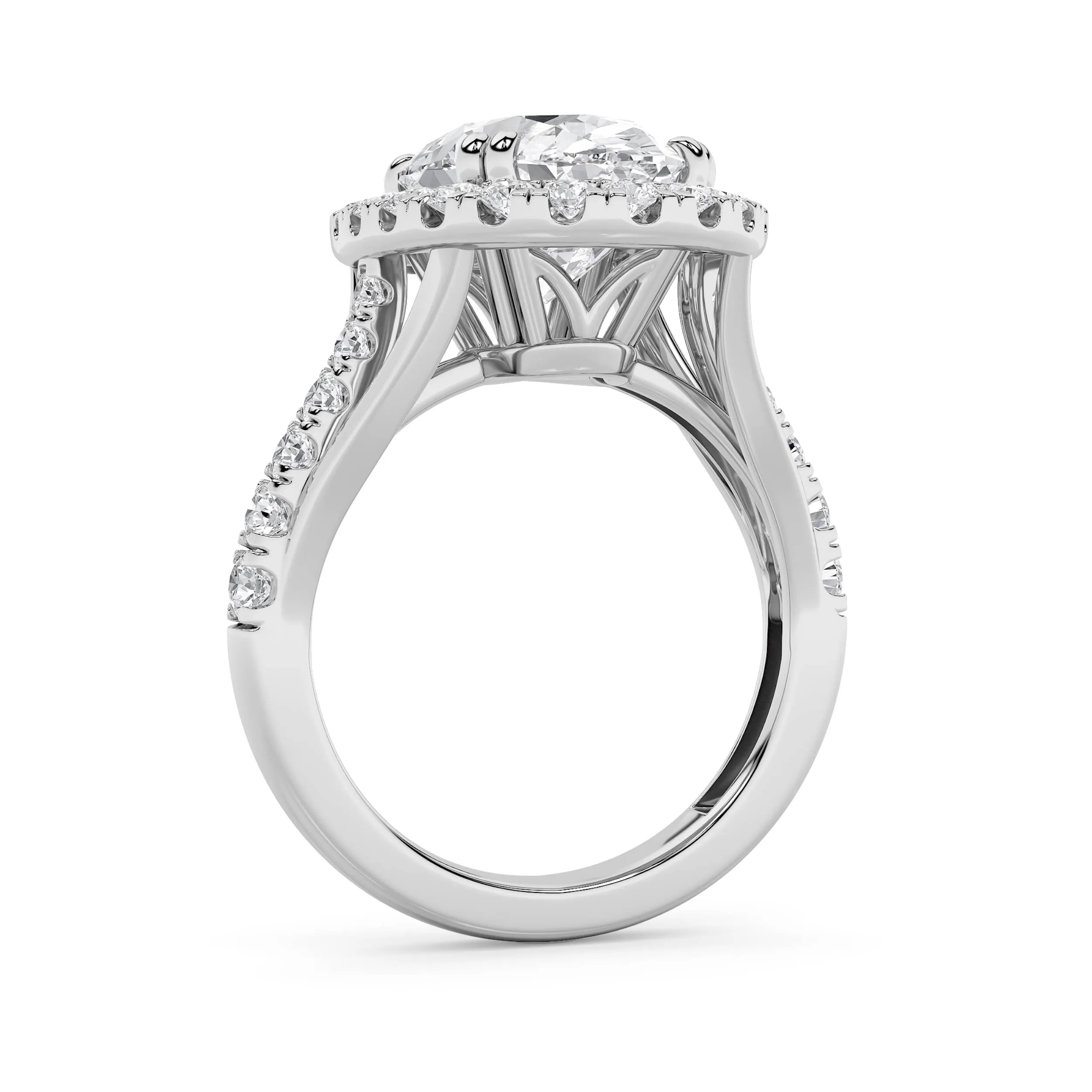 Ternura Eterna lab grown diamond ring, detail of the oval diamond